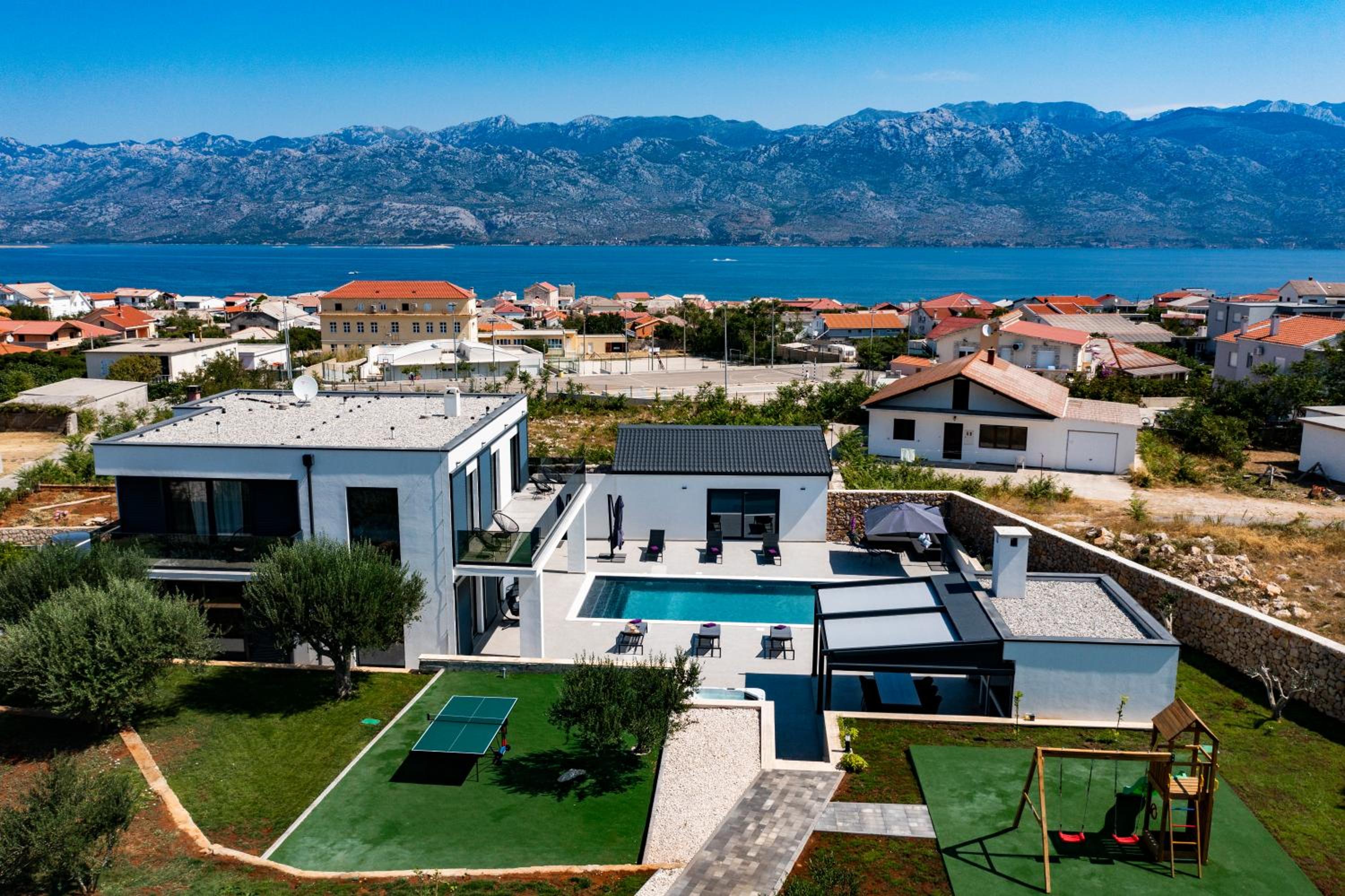 Villa photo 3