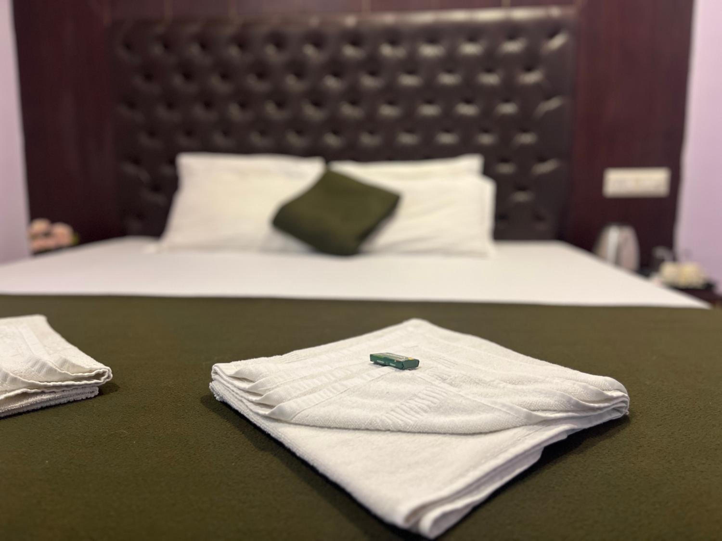 Deluxe Room - Photo 3