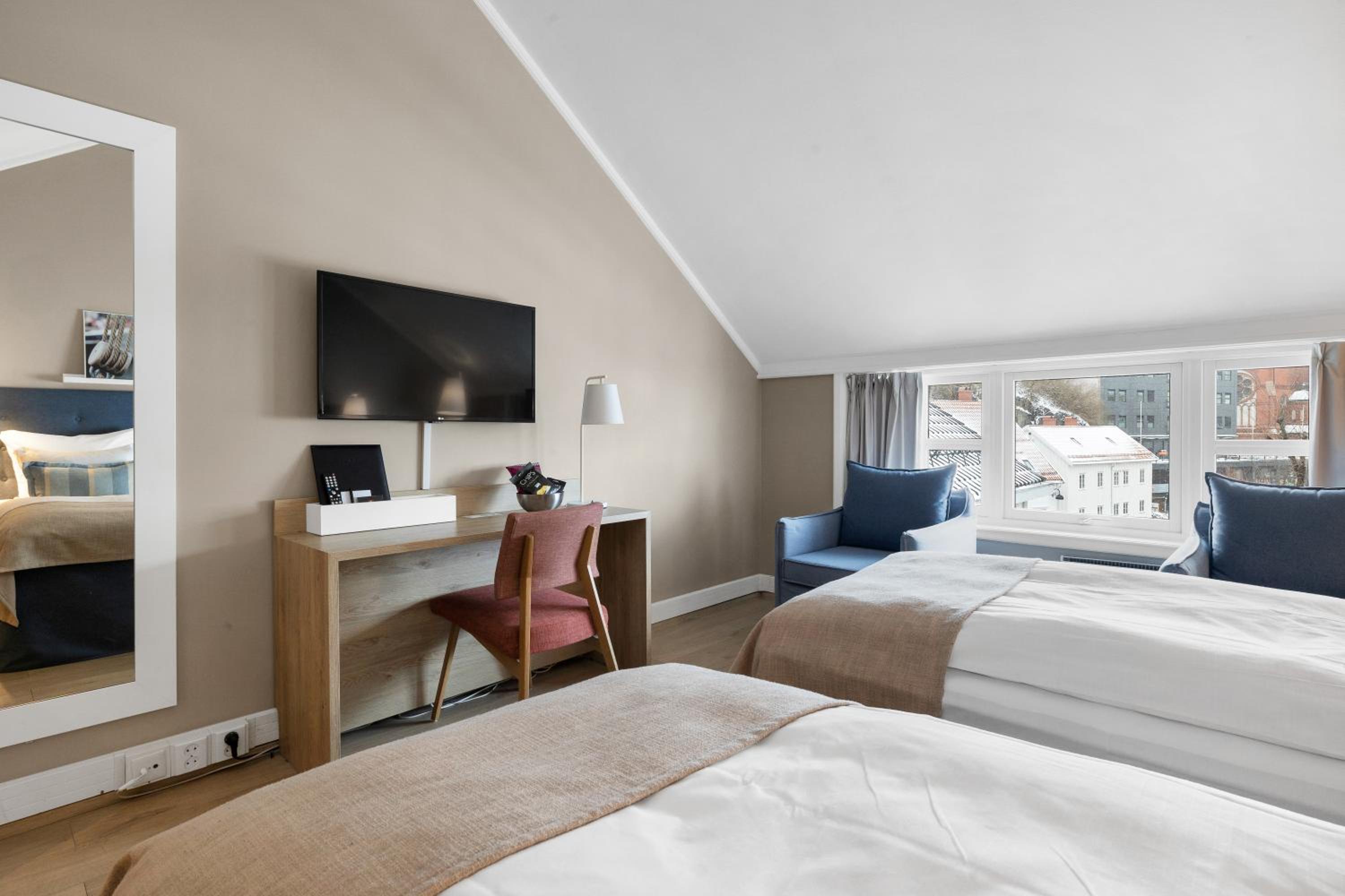 Standard Twin Room - Photo 4