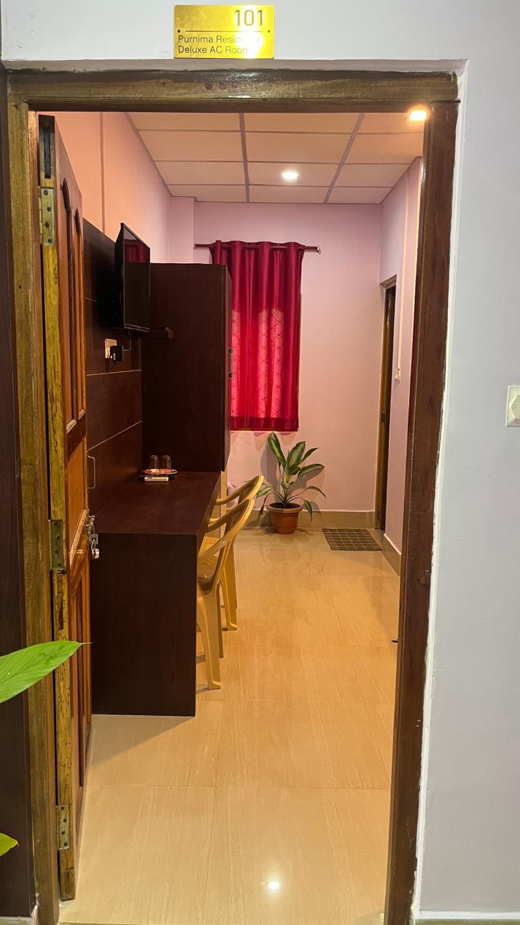 Deluxe Room - Photo 11