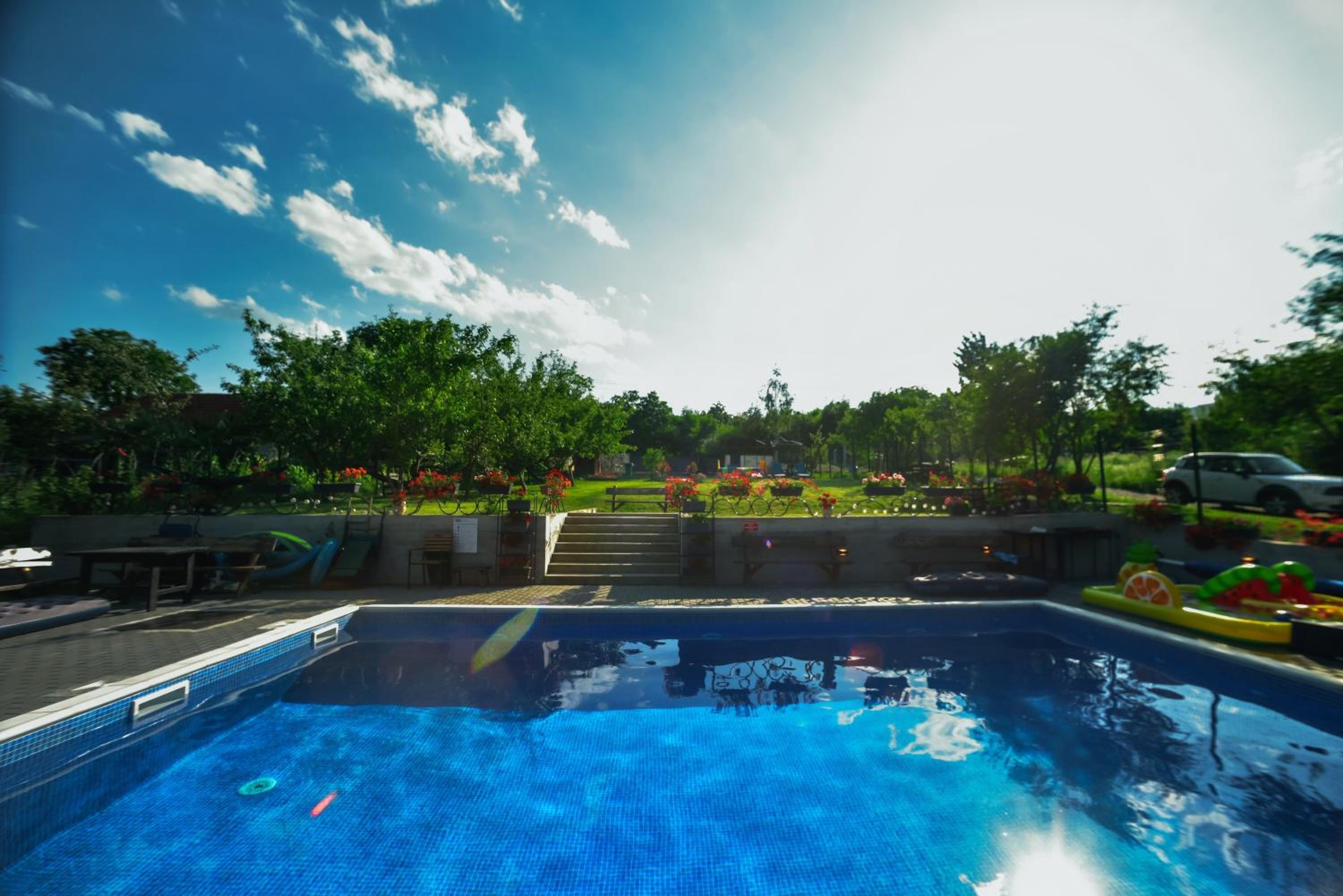 Apartment with Pool View  - Photo 2
