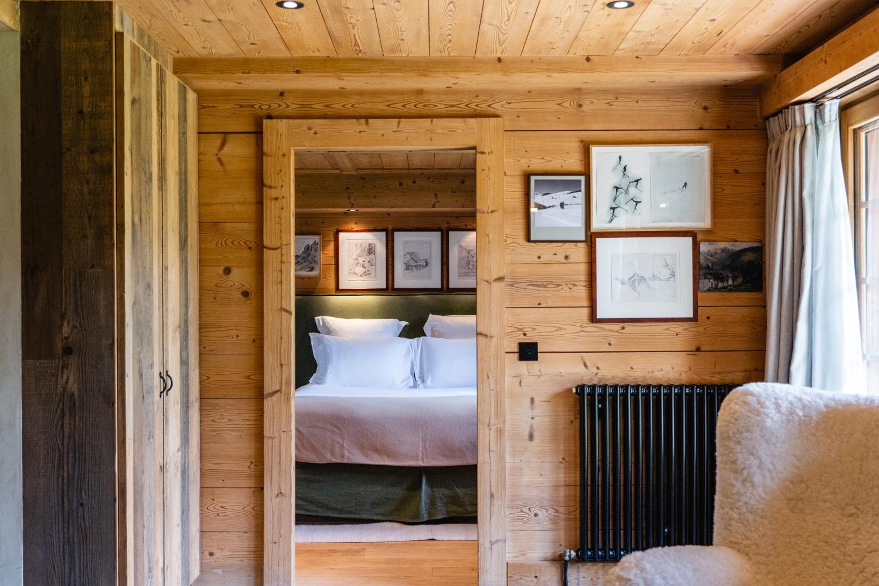 One-Bedroom Suite Family - Photo 1