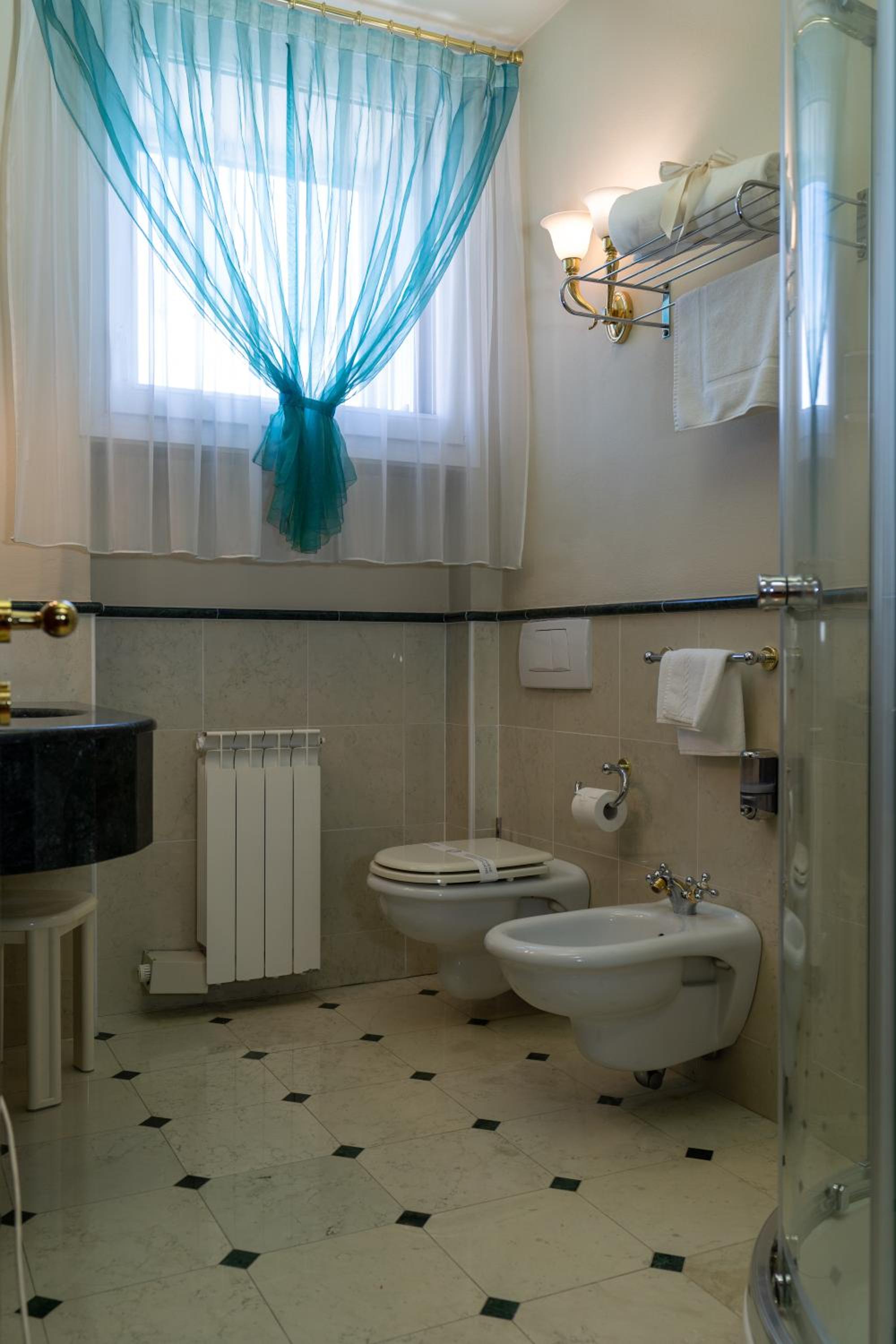 Large Double Room photo 3
