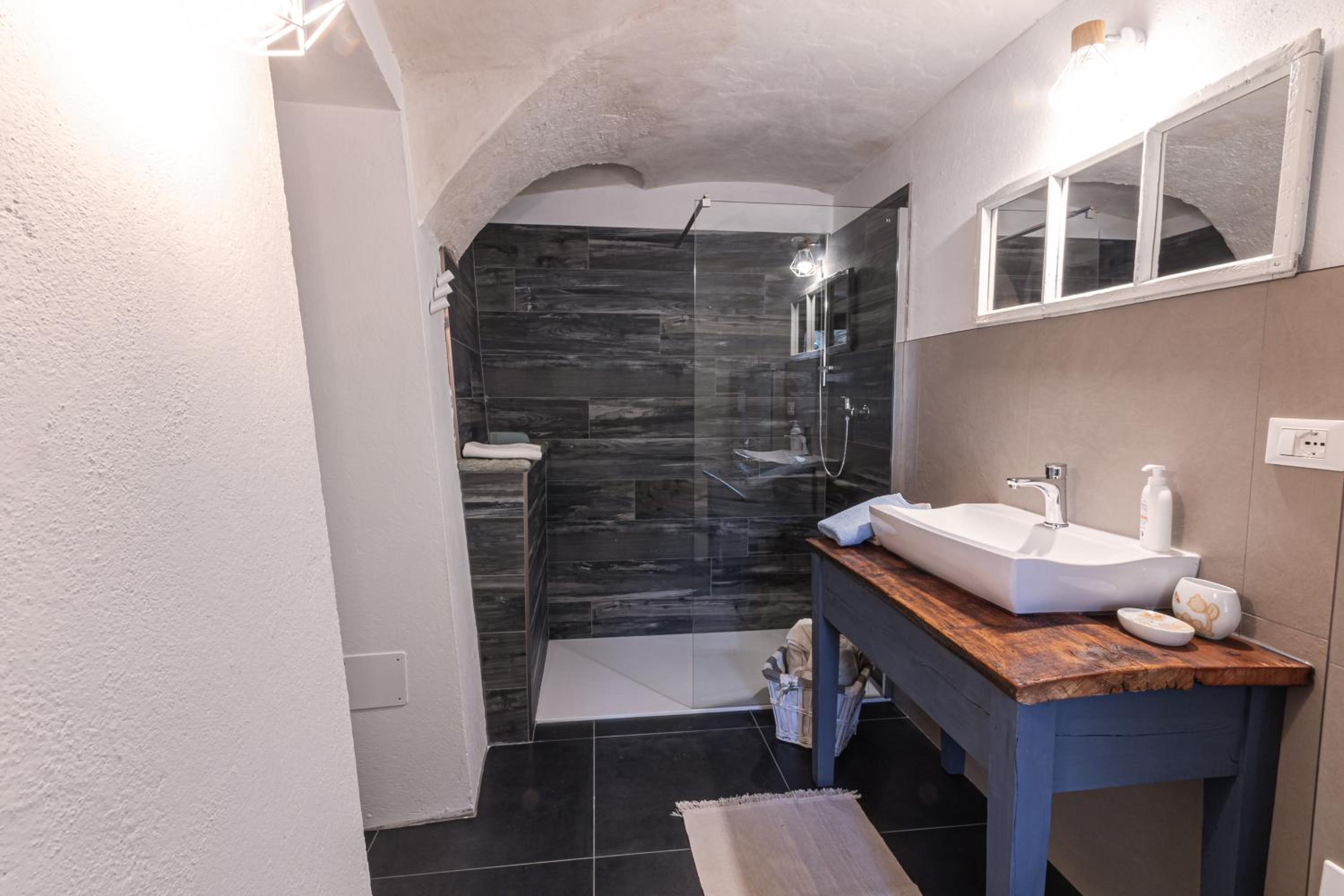 Suite with Mountain View photo 2