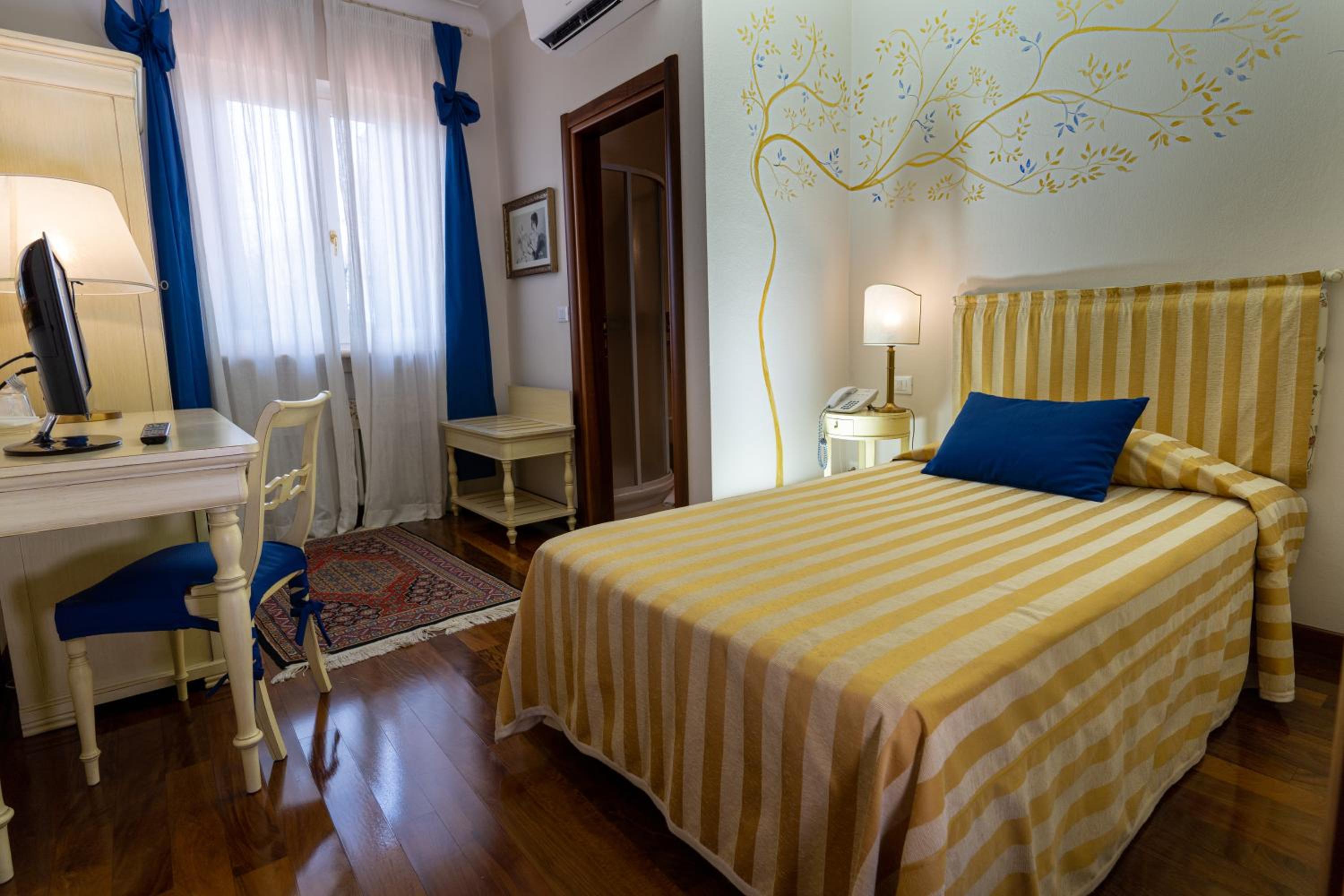 Deluxe Single Room