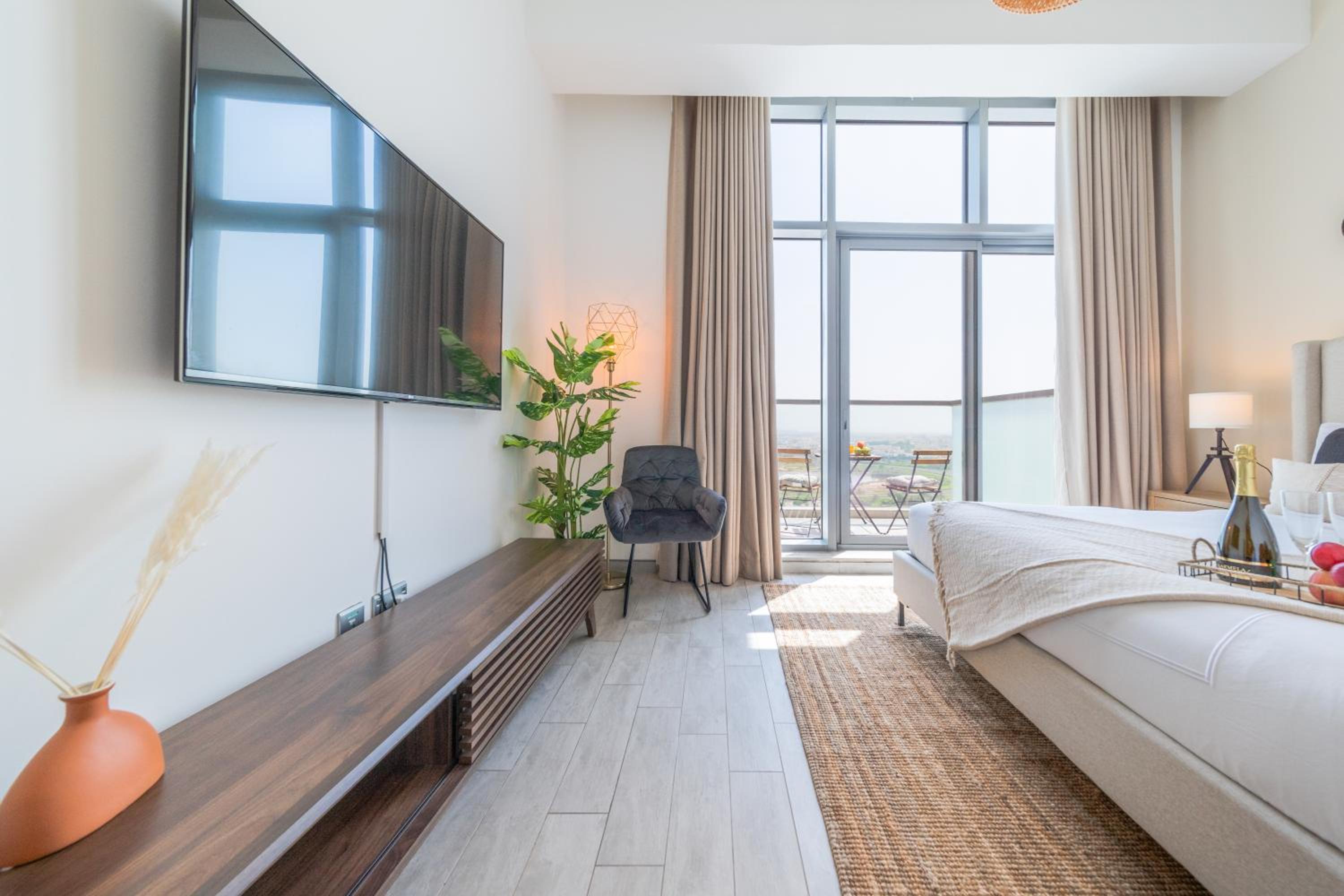 Two Bedroom Apartment with City View photo 1