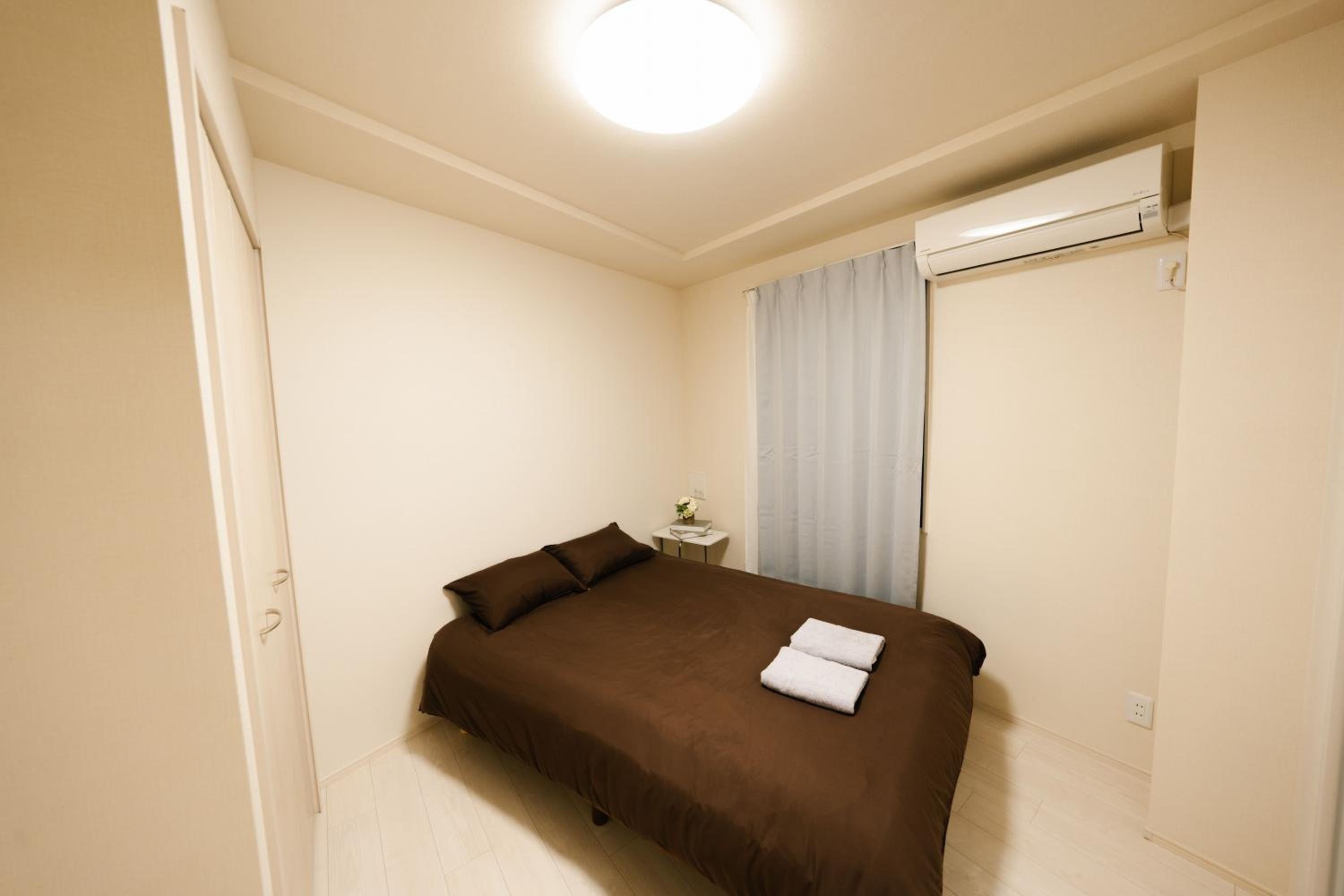 One-Bedroom Apartment photo 1