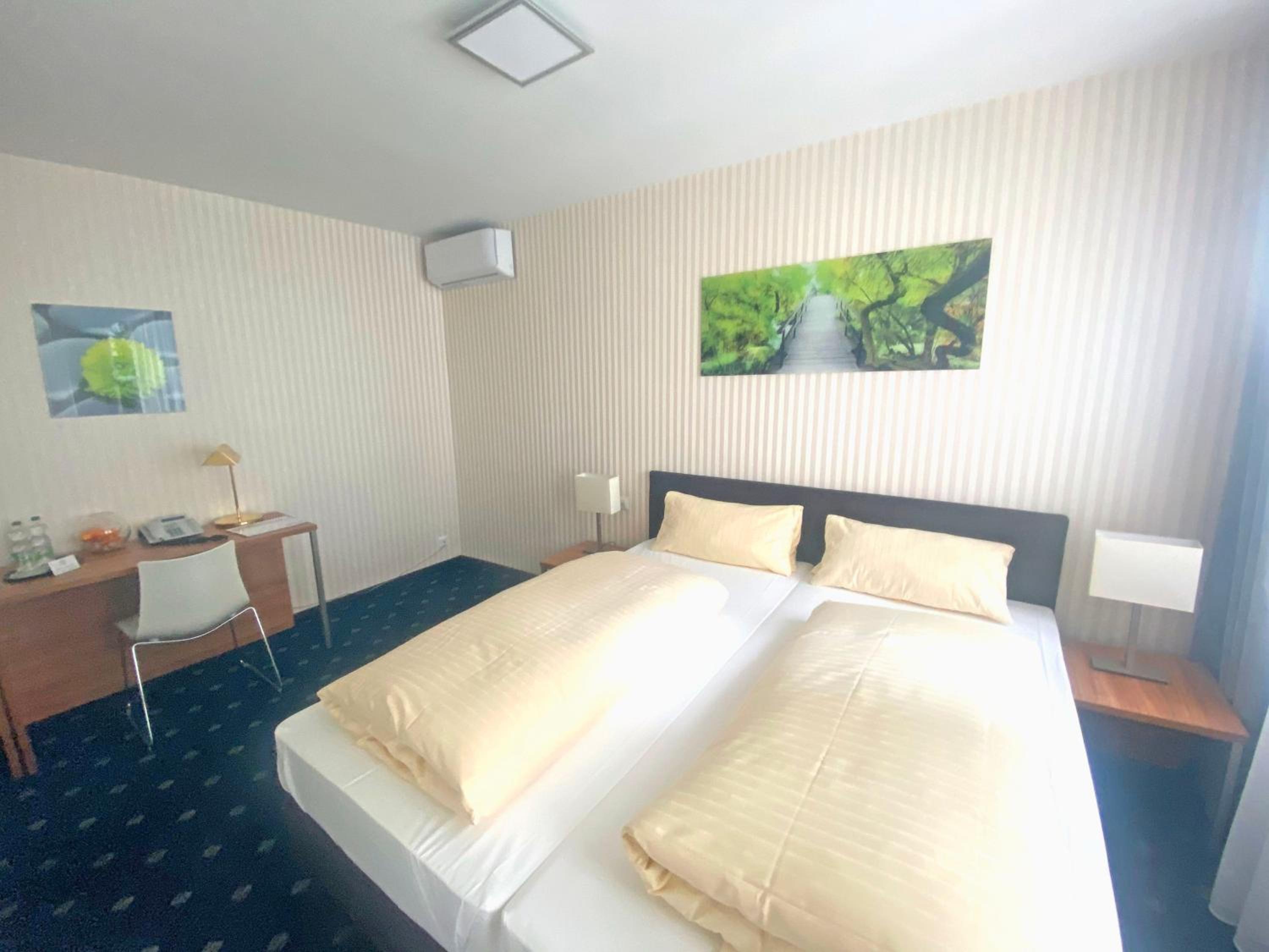 Deluxe Double or Twin Room with Garden View photo 3