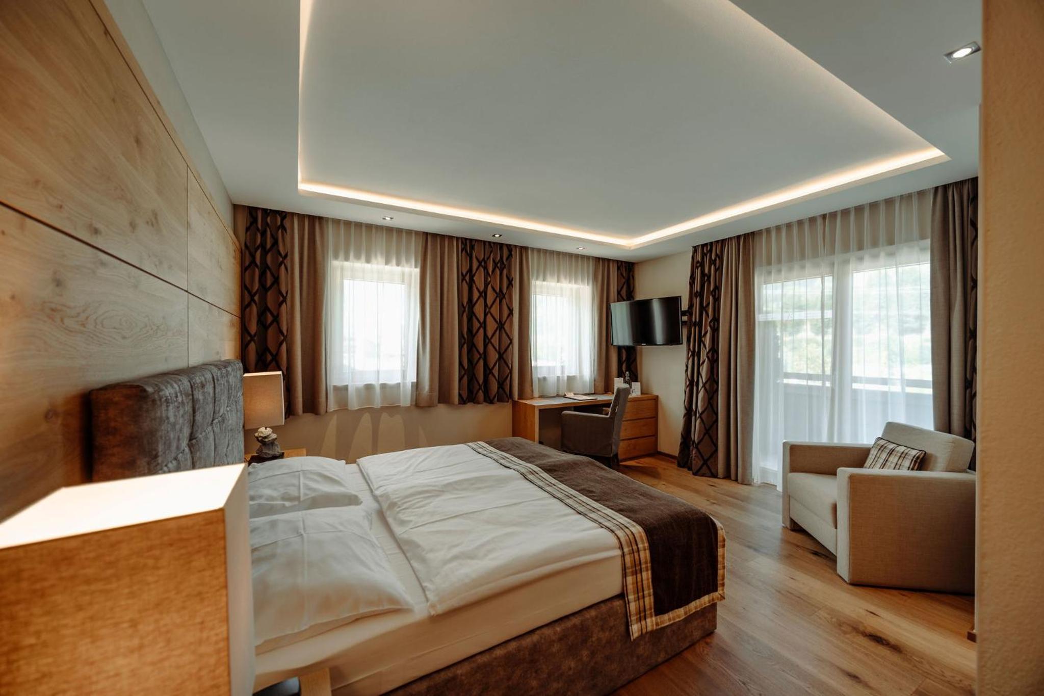 Superior Double Room with Balcony photo 1
