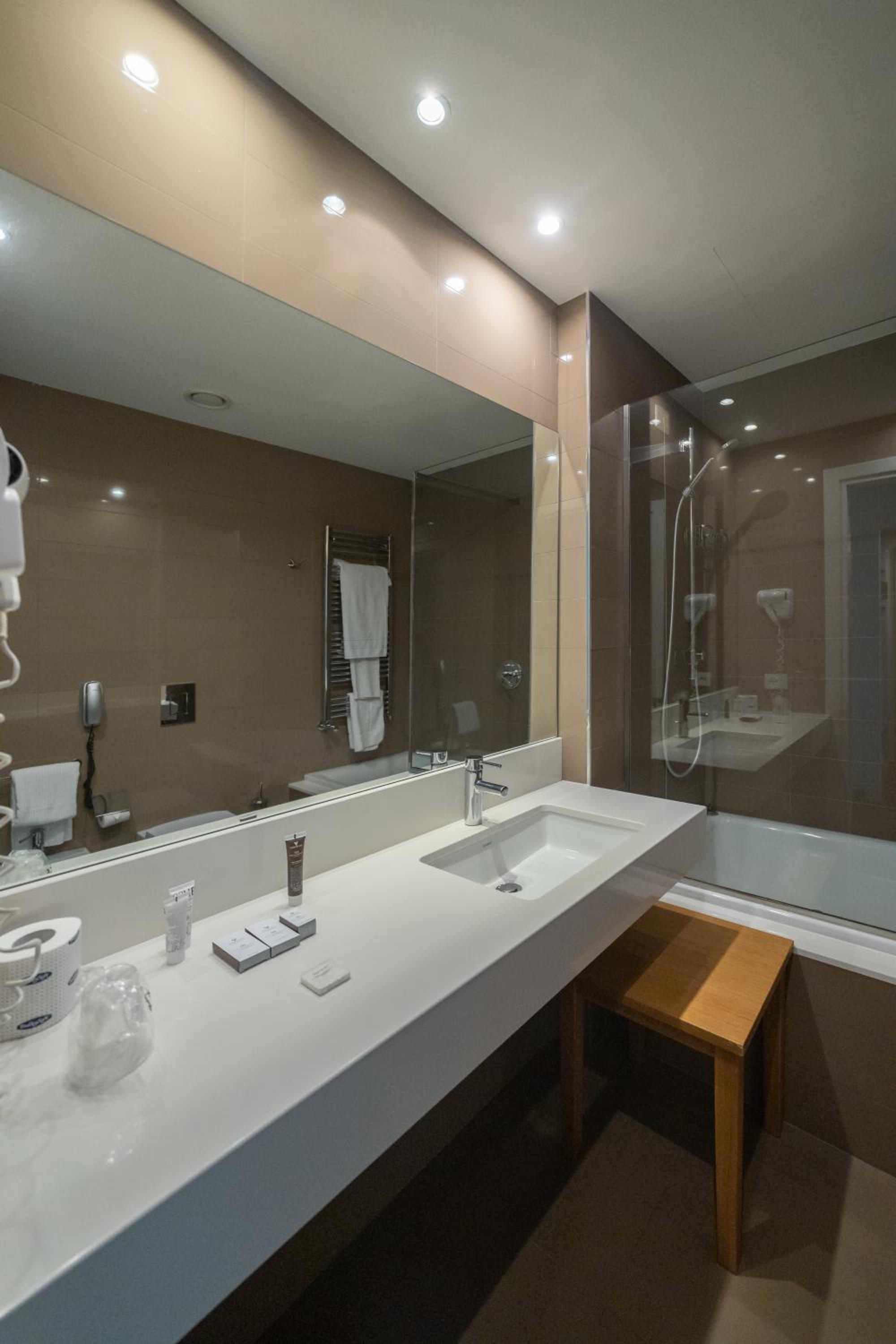Double Room - Photo 2