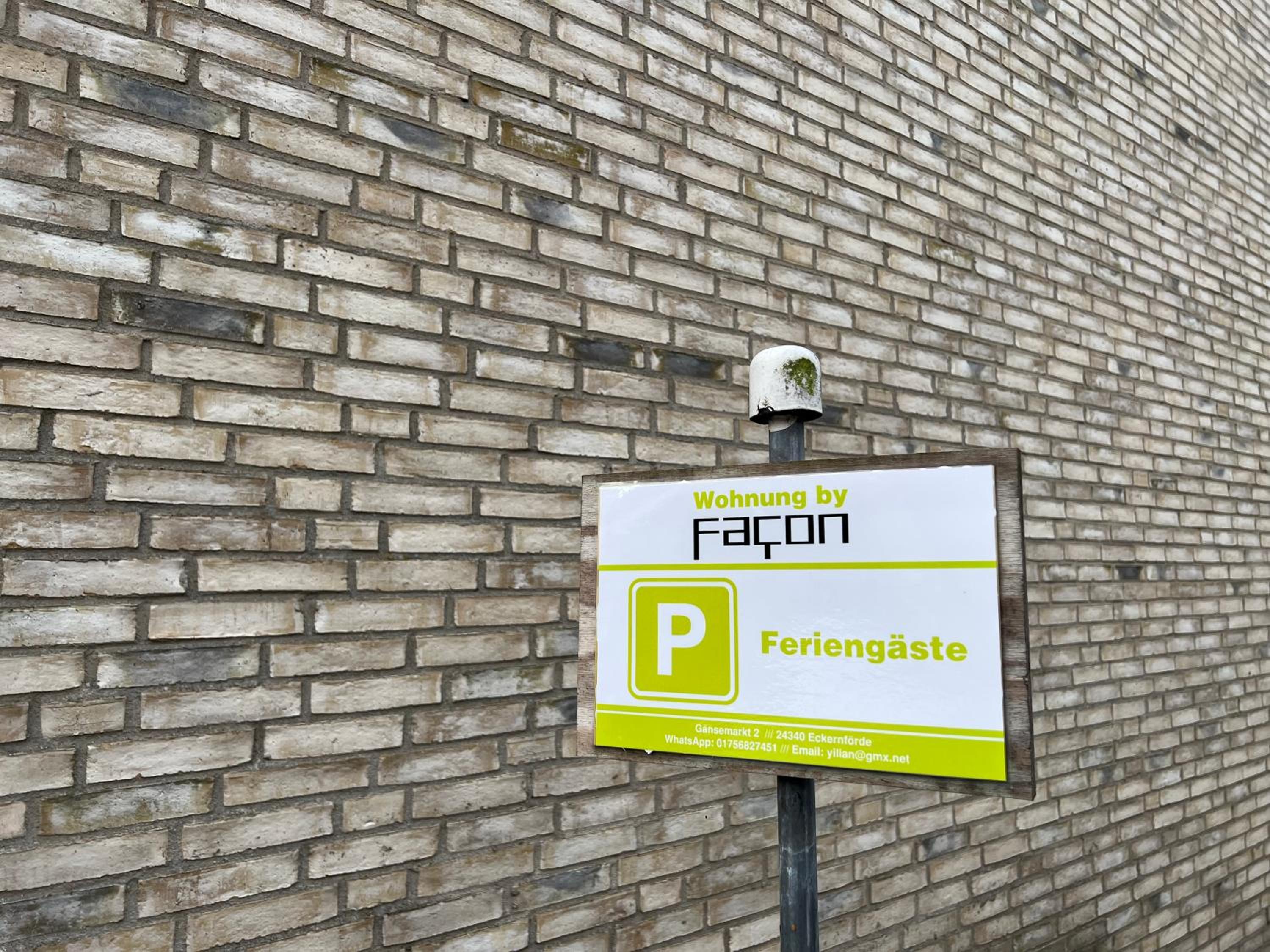 Apartment with Terrace - Photo 15