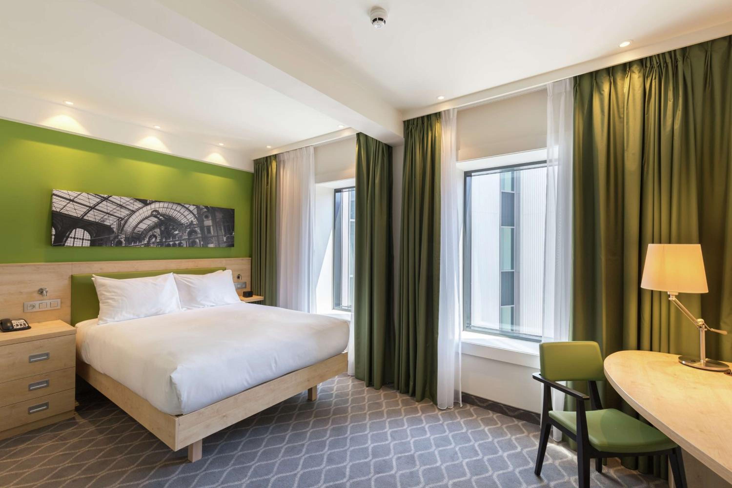 Queen Room