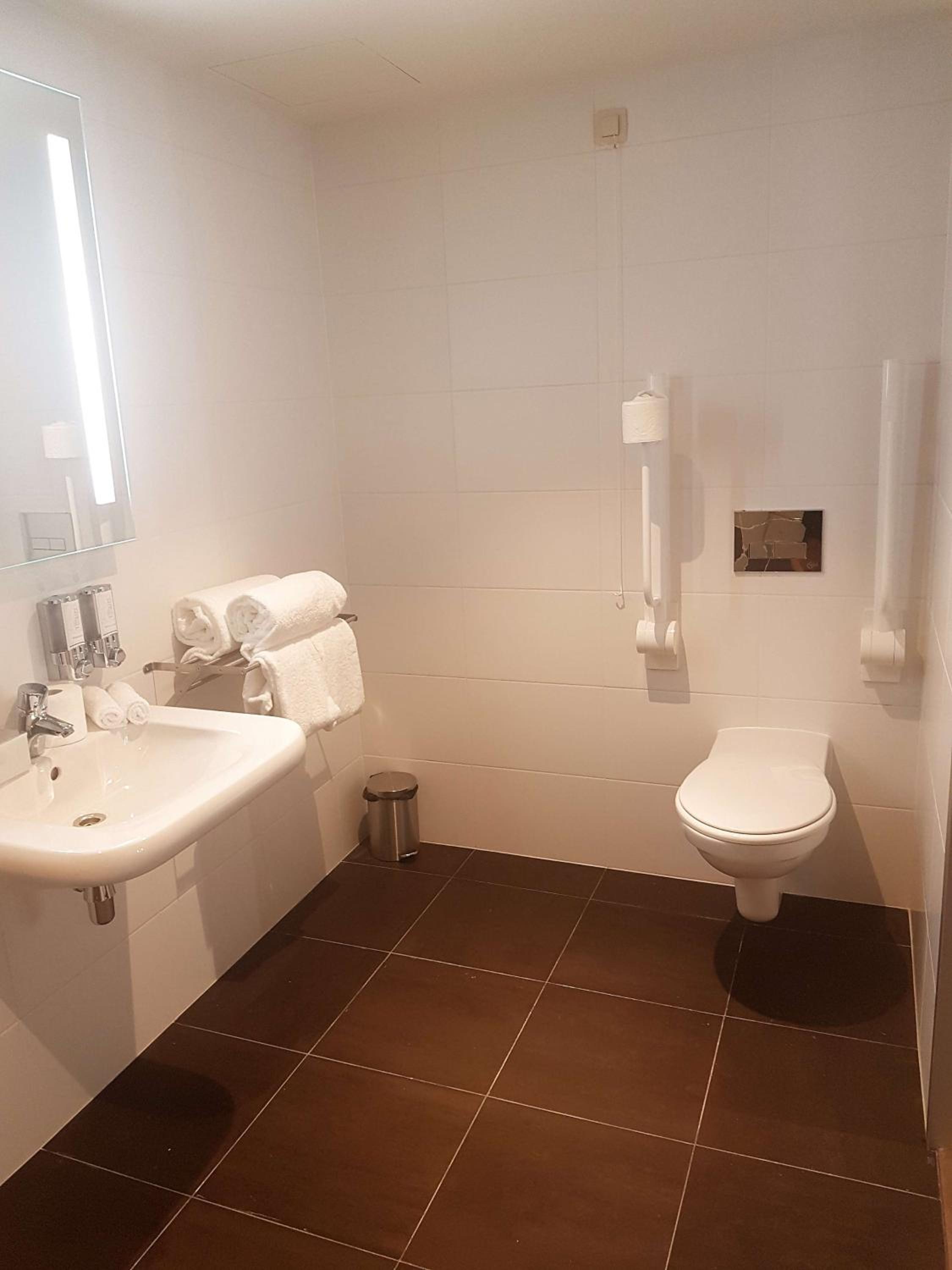 King Room - Mobility Accessible