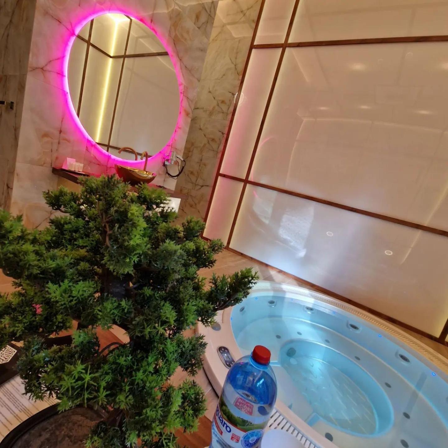 Small Apartment with Jacuzzi - Photo 7