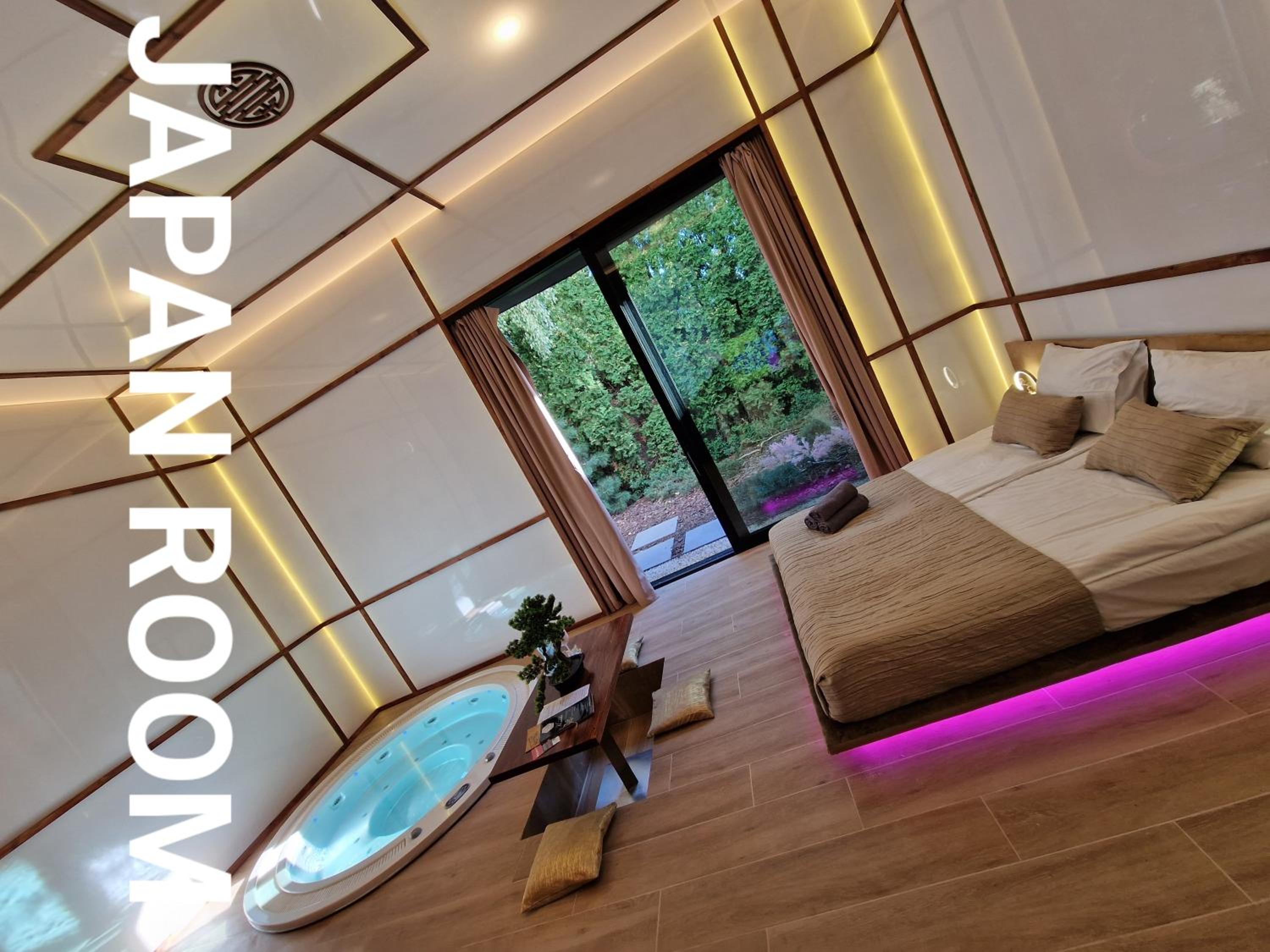 Small Apartment with Jacuzzi - Photo 14