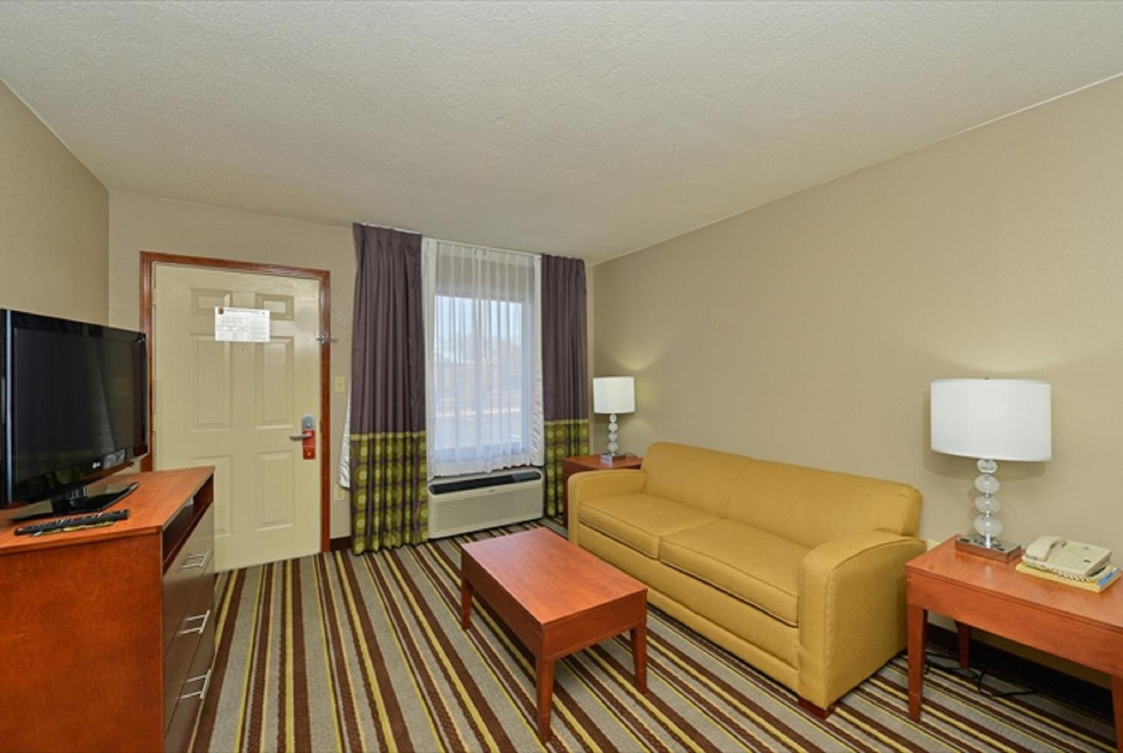 One-Bedroom King Suite - Non-Smoking - Photo 2