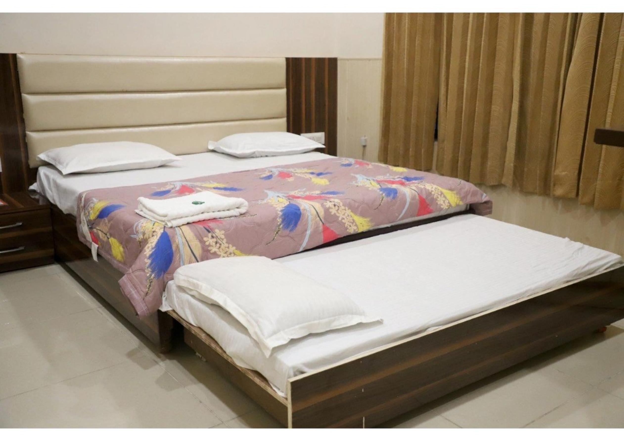 Double or Twin Room with Balcony photo 2