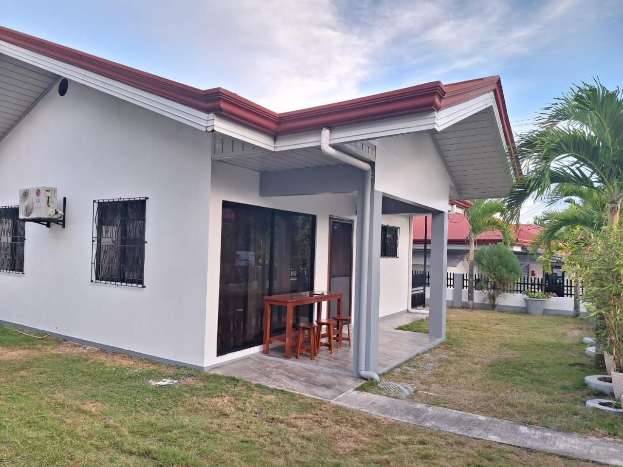Two-Bedroom House photo 3