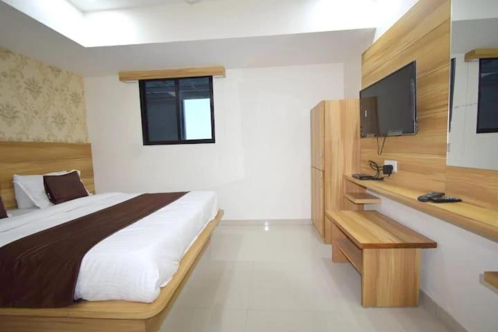 Deluxe Double Room with Sea View photo 2