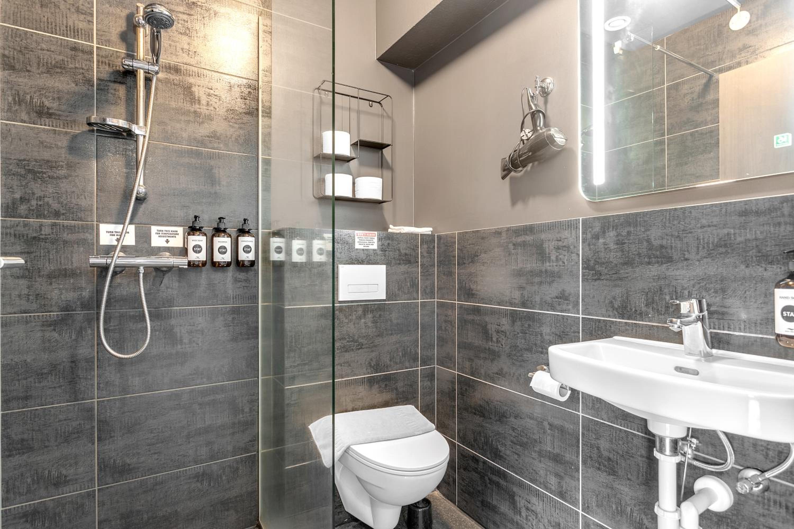 Small Family Studio - Photo 2