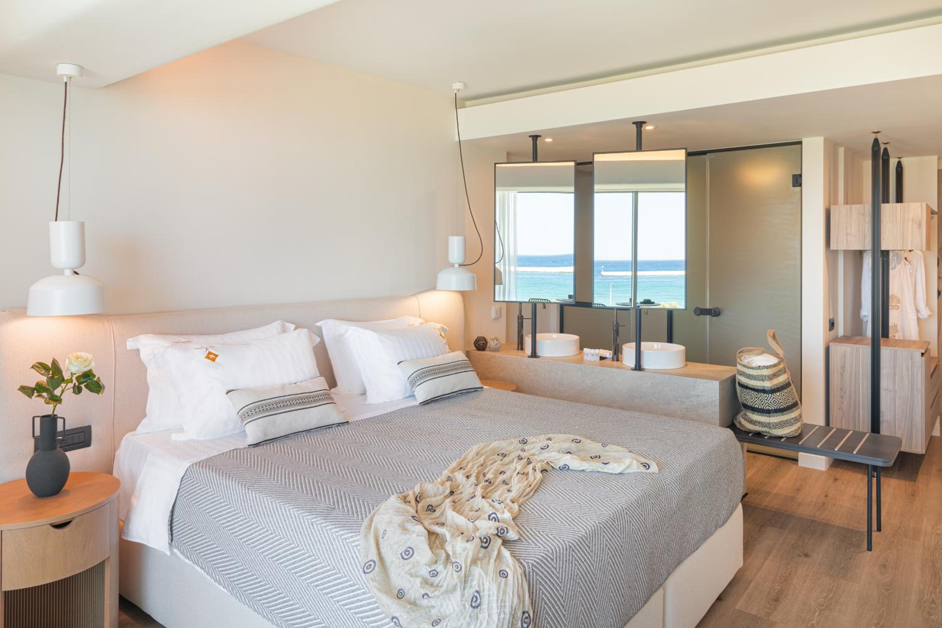 Double or Twin Room - Photo 3