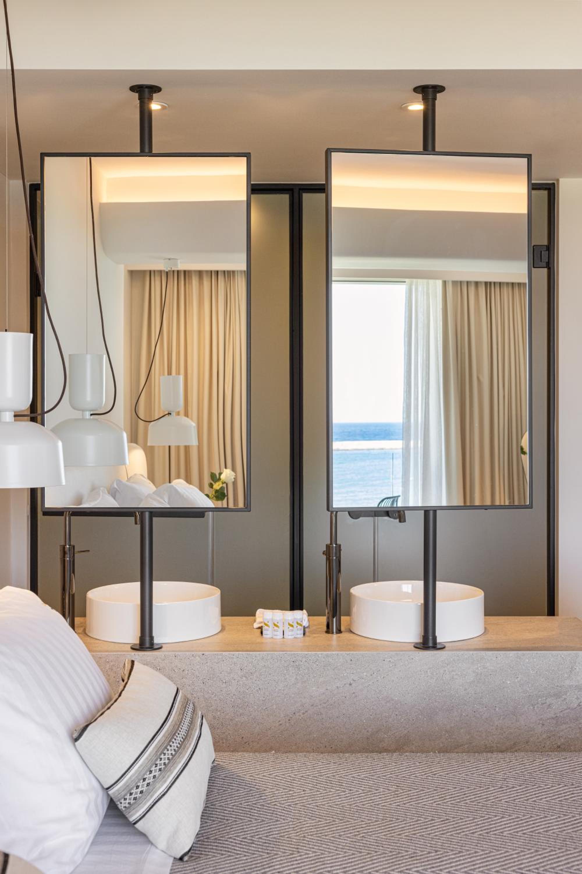 Double or Twin Room - Photo 12