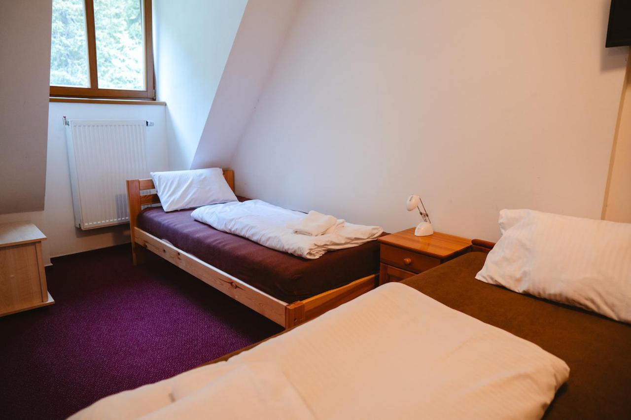 Economy Triple Room - Photo 4