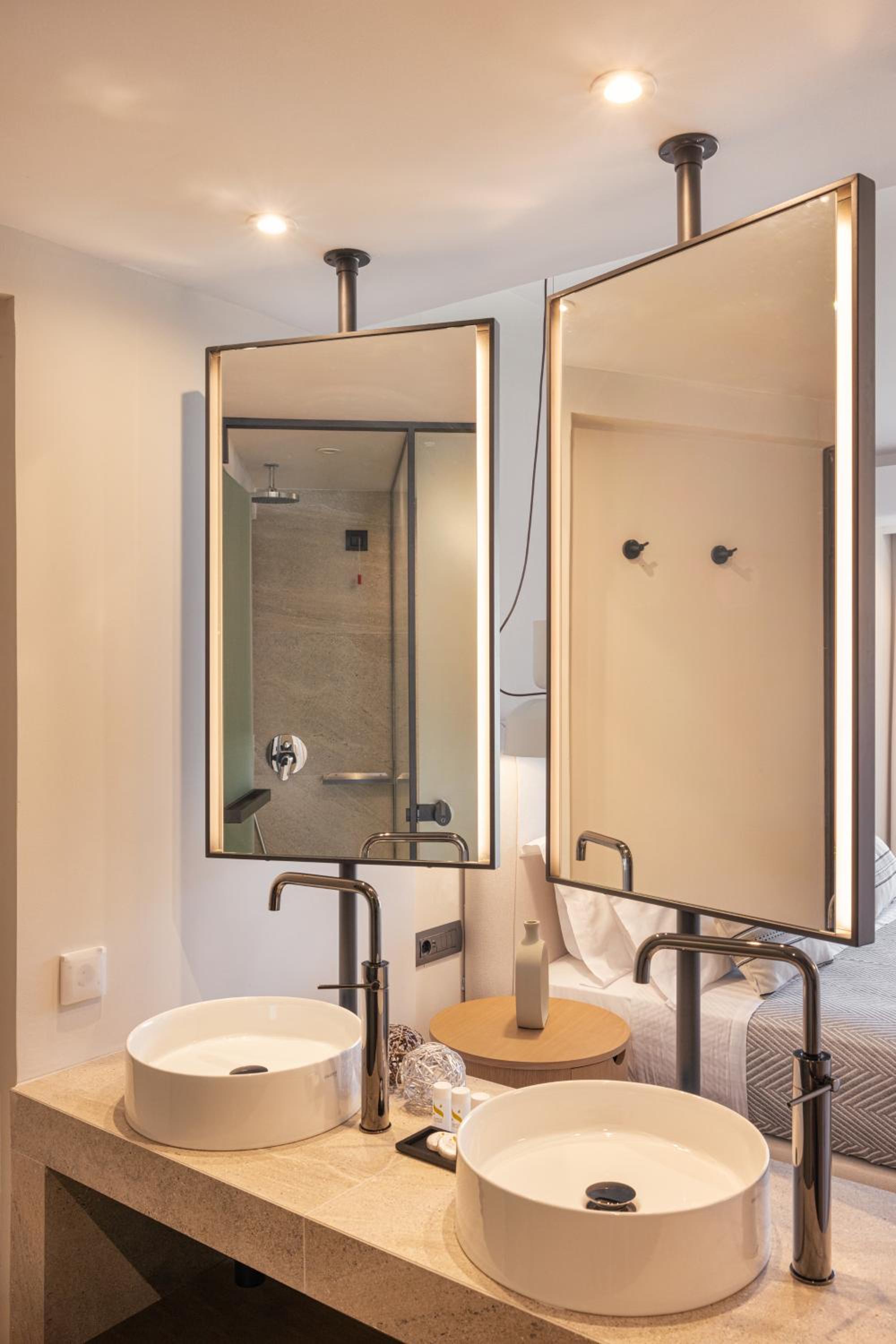 Double or Twin Room - Photo 39