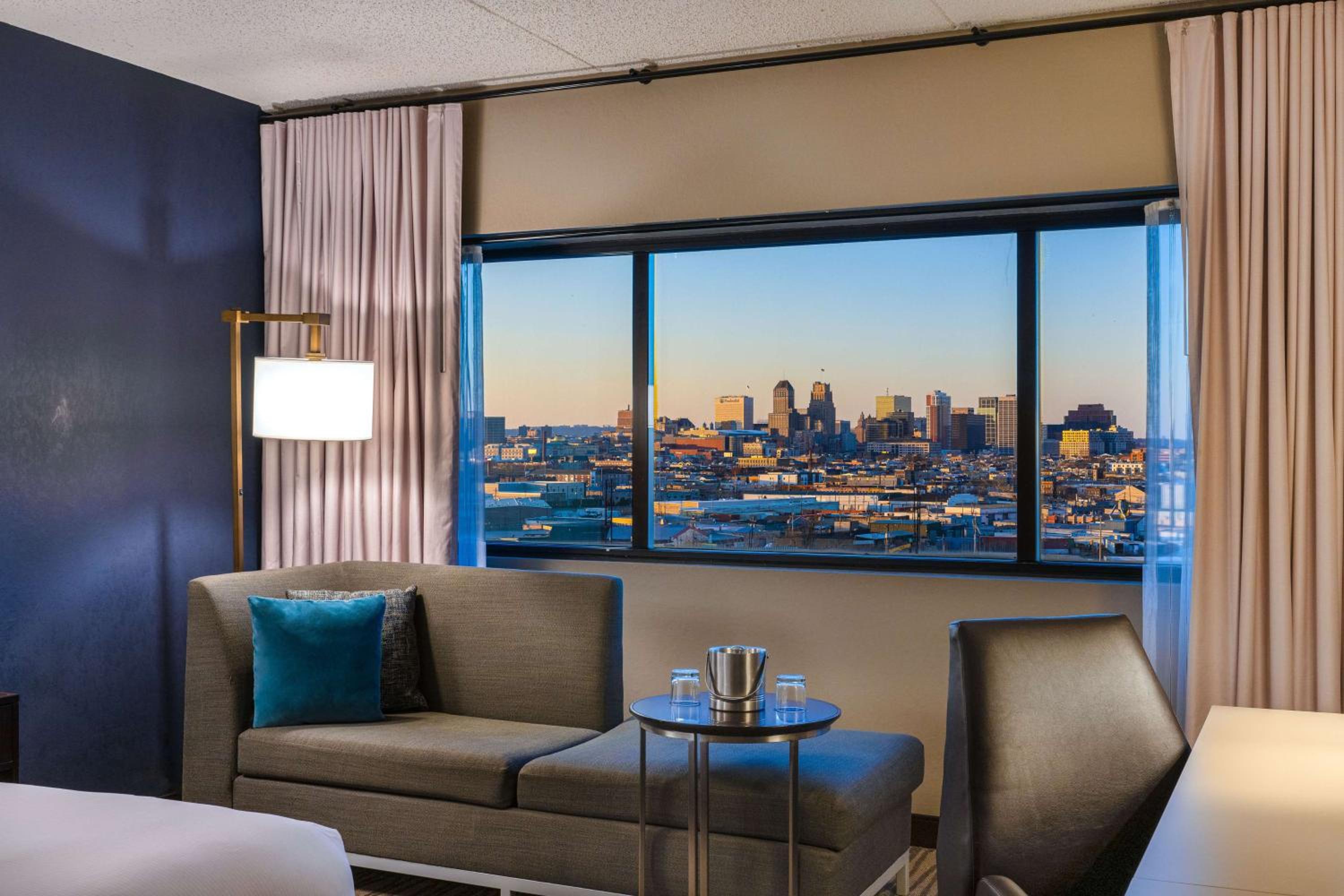 King Room with NYC Skyline View - Top Floor - Photo 5