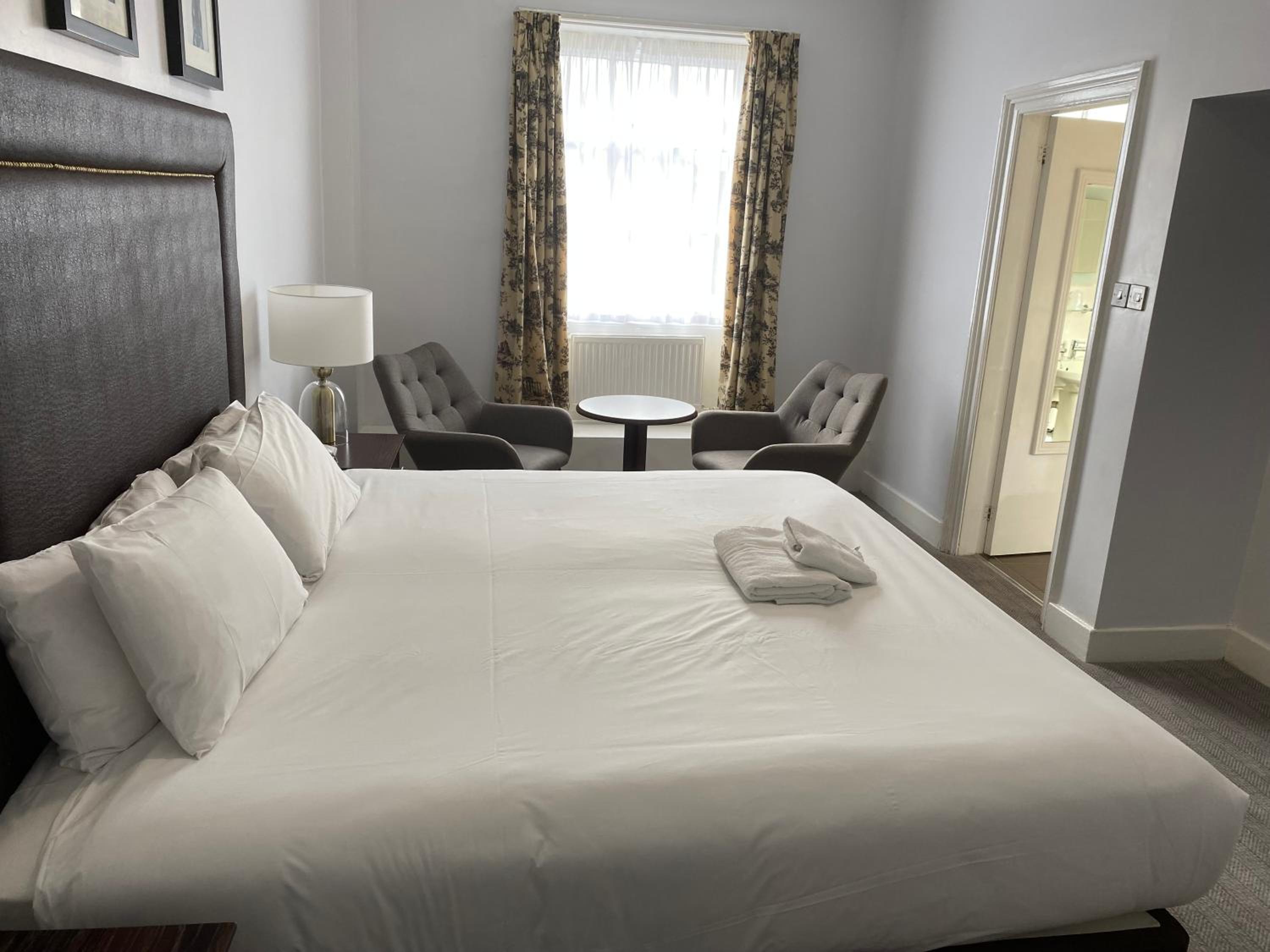 Executive King Room - Photo 2