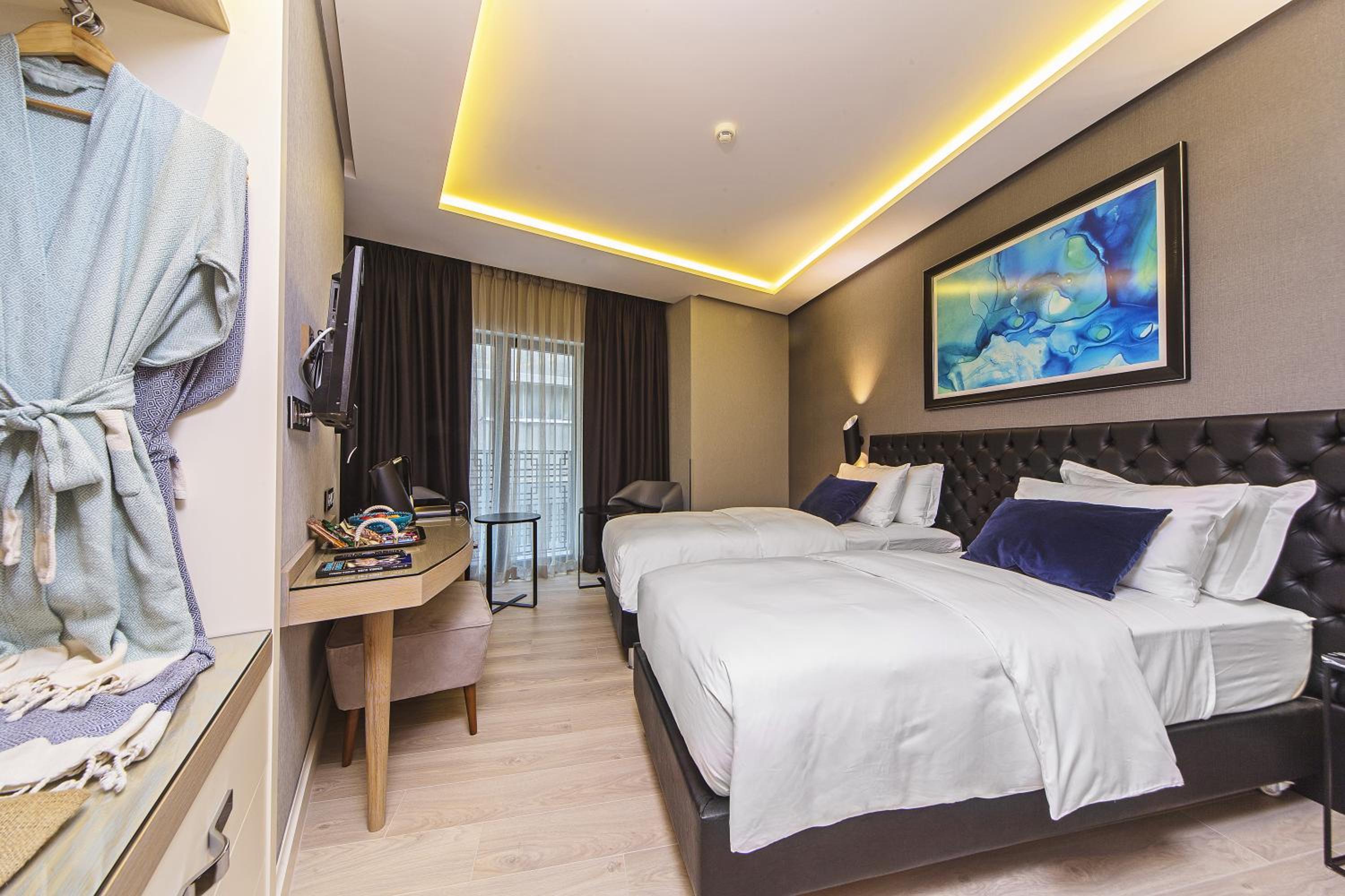 Deluxe Triple Room photo 1