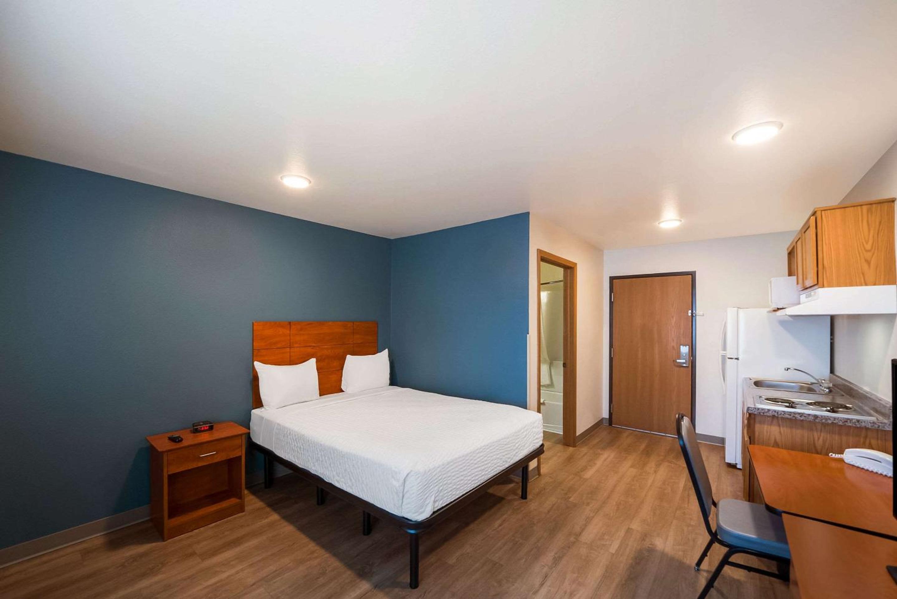 Standard Double Room - Accessible/Non-Smoking photo 3