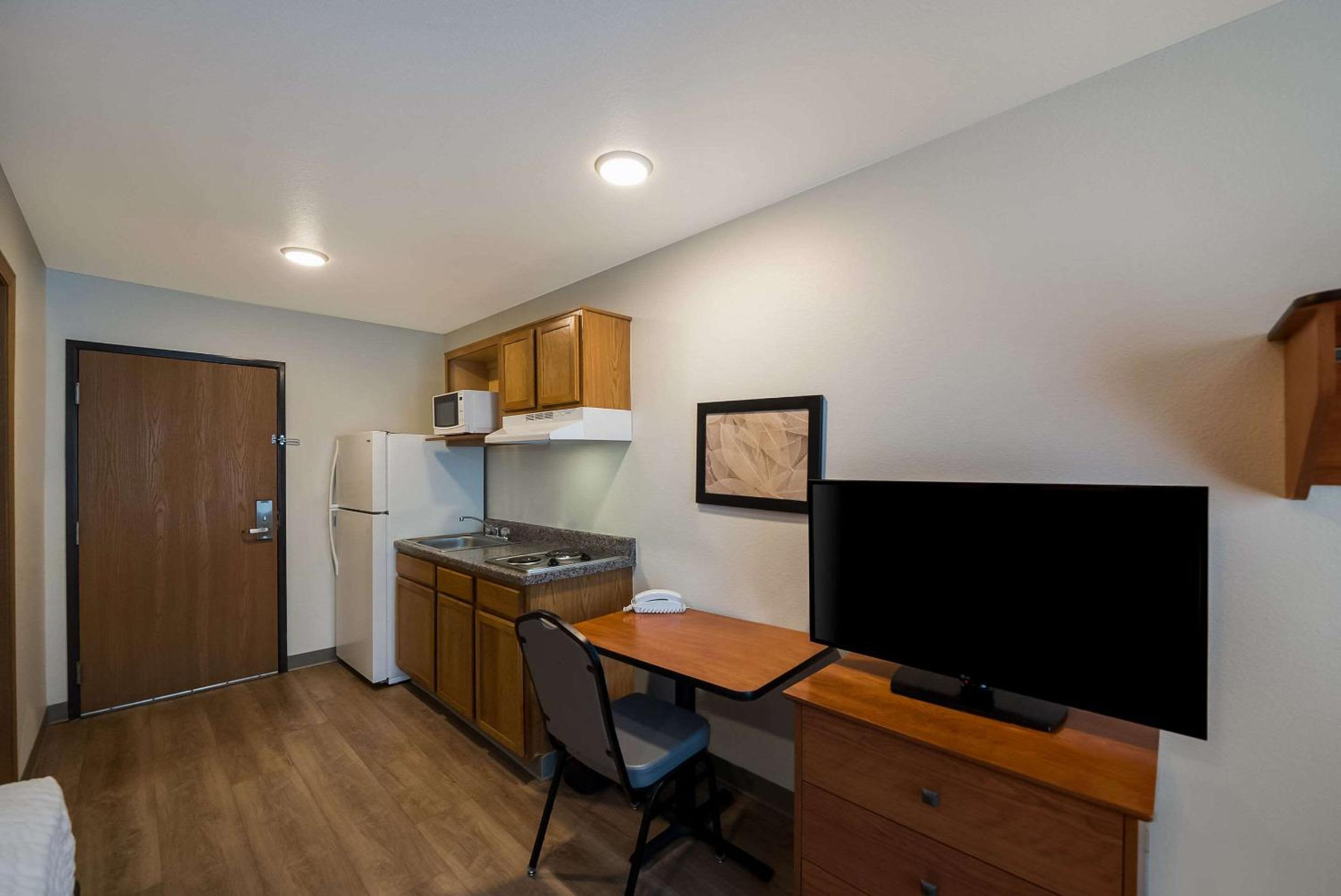 Standard Room with Two Double Beds - Non-Smoking photo 1