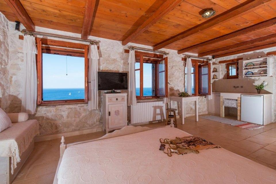 Four-Bedroom Villa photo 1