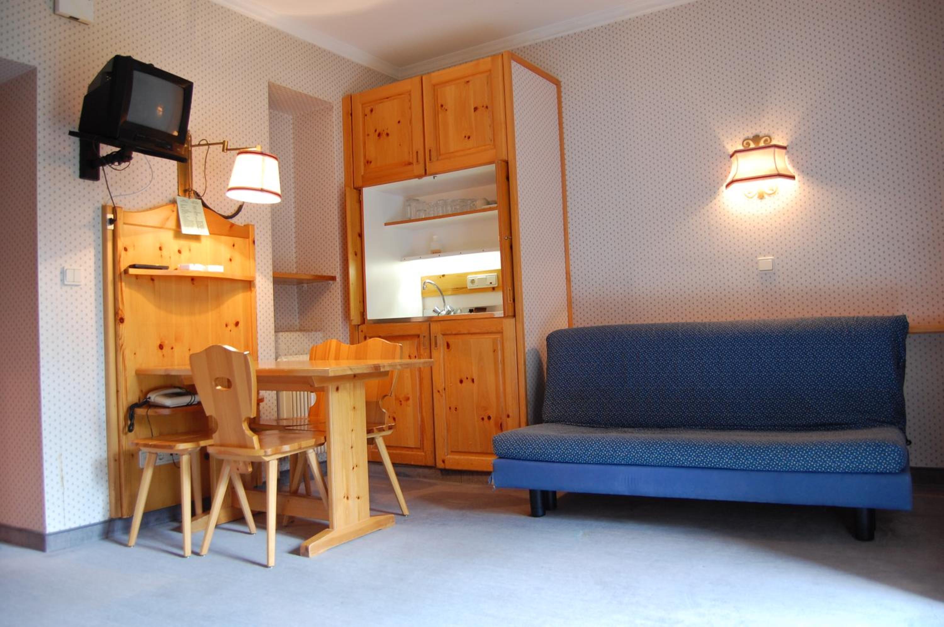 One-Bedroom Apartment photo 1