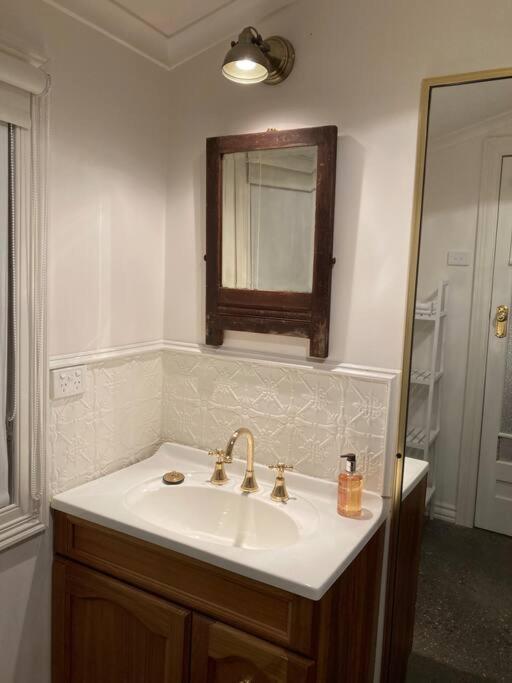 Three-Bedroom House photo 3
