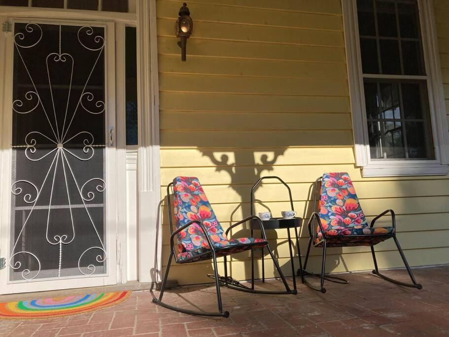 Three-Bedroom House photo 2