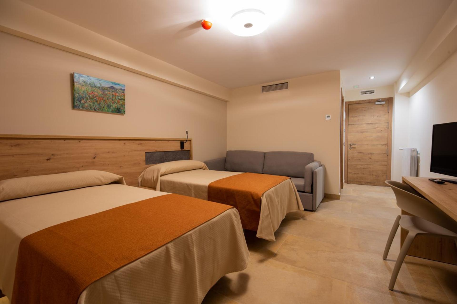 Superior Twin Room - Photo 1