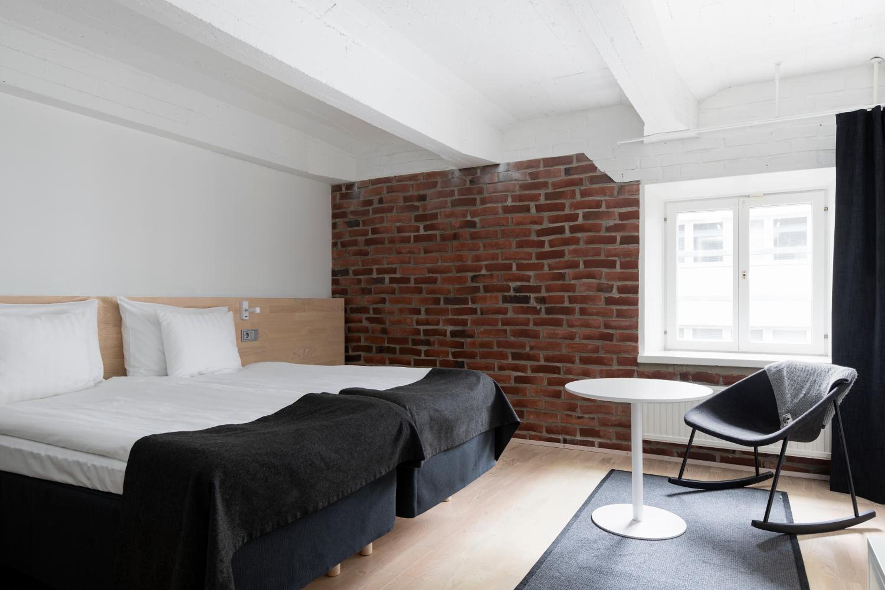 Standard Twin Room with Extra Bed - Photo 2