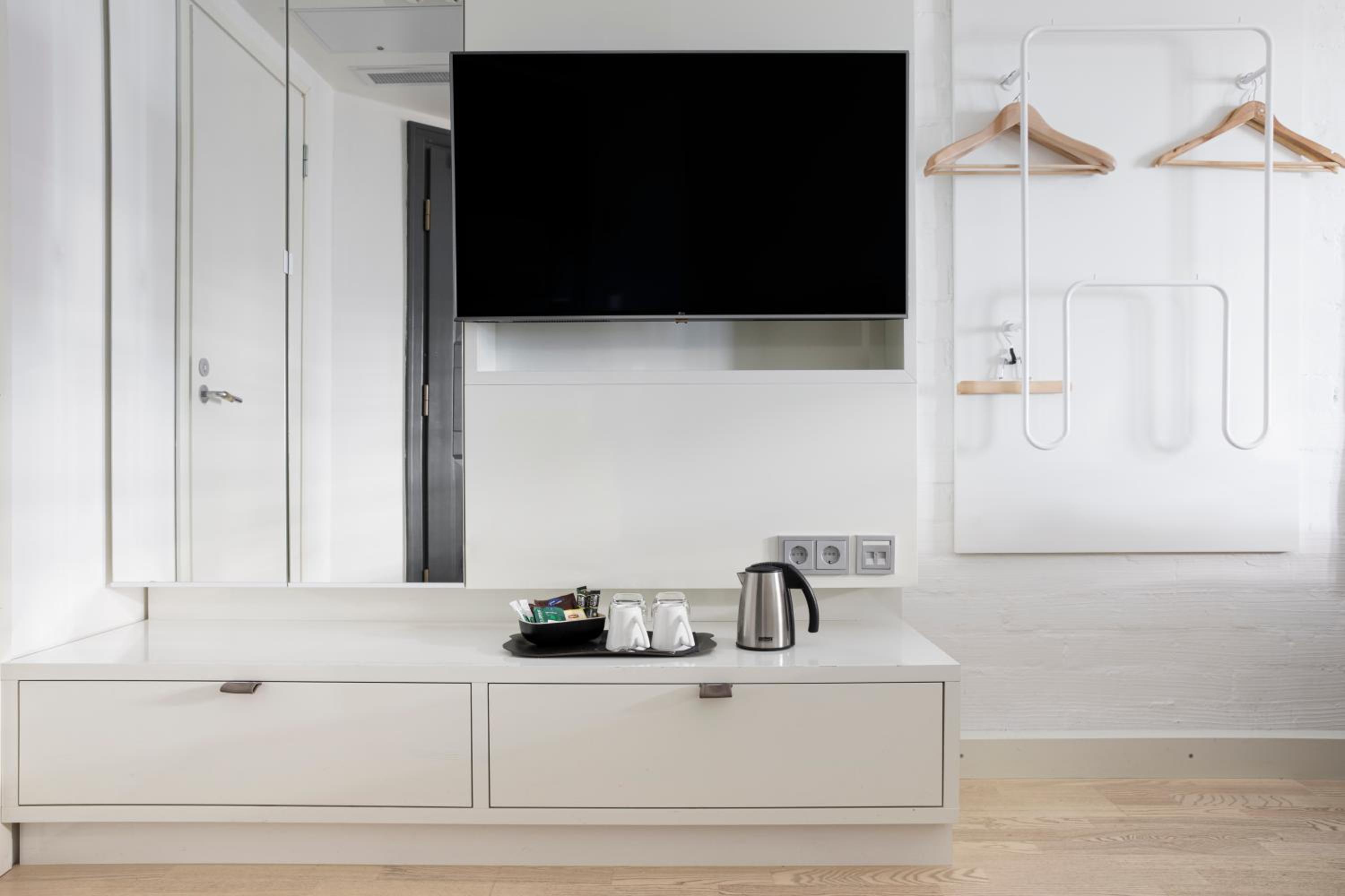 Standard King Room - Photo 2