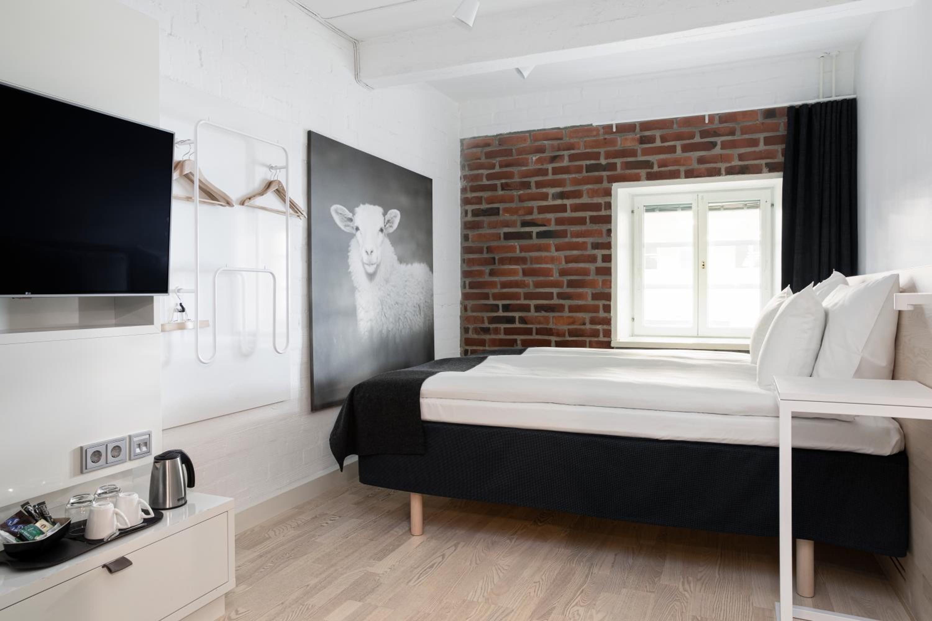 Standard King Room - Photo 1