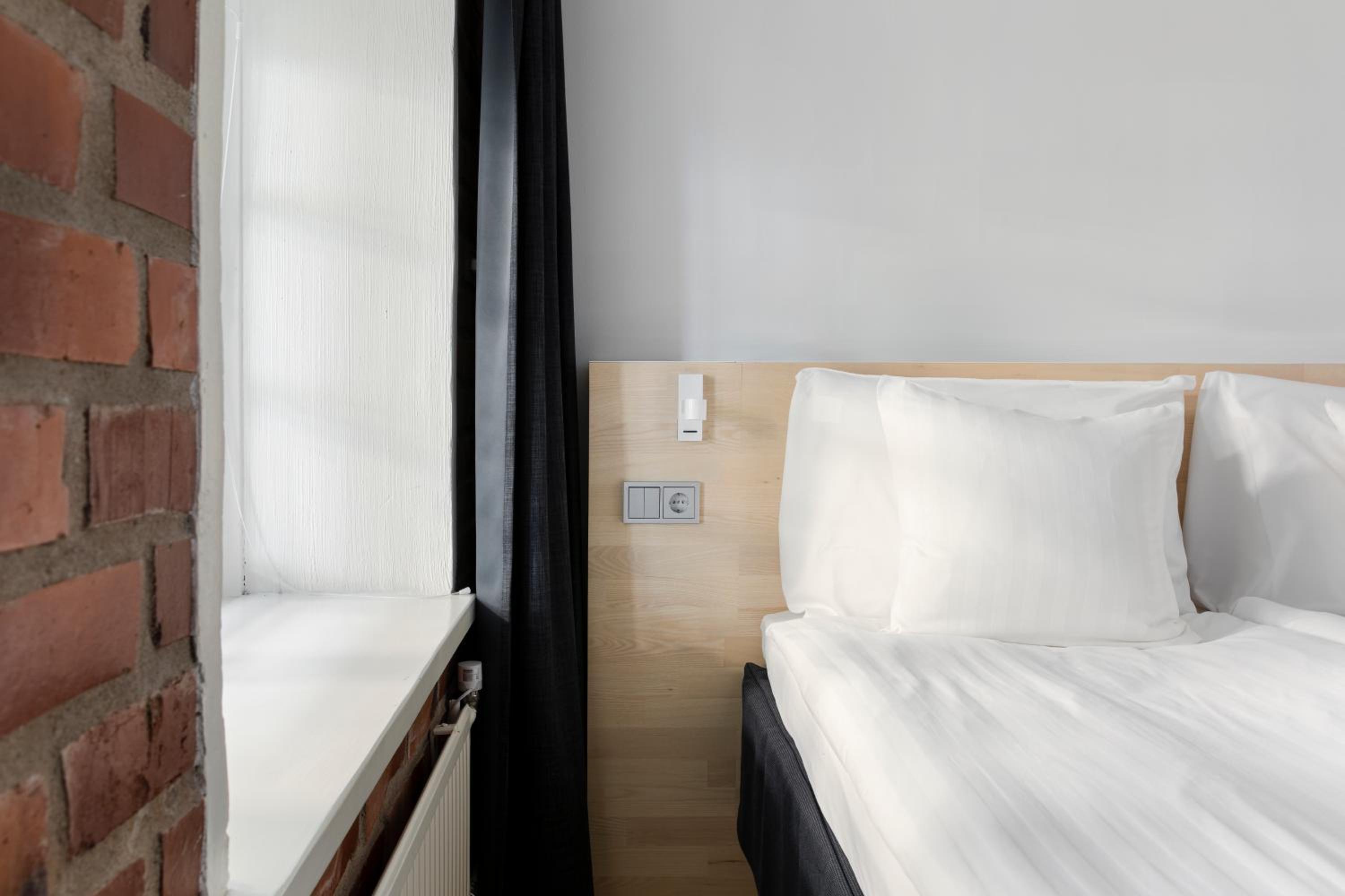Standard King Room - Photo 4