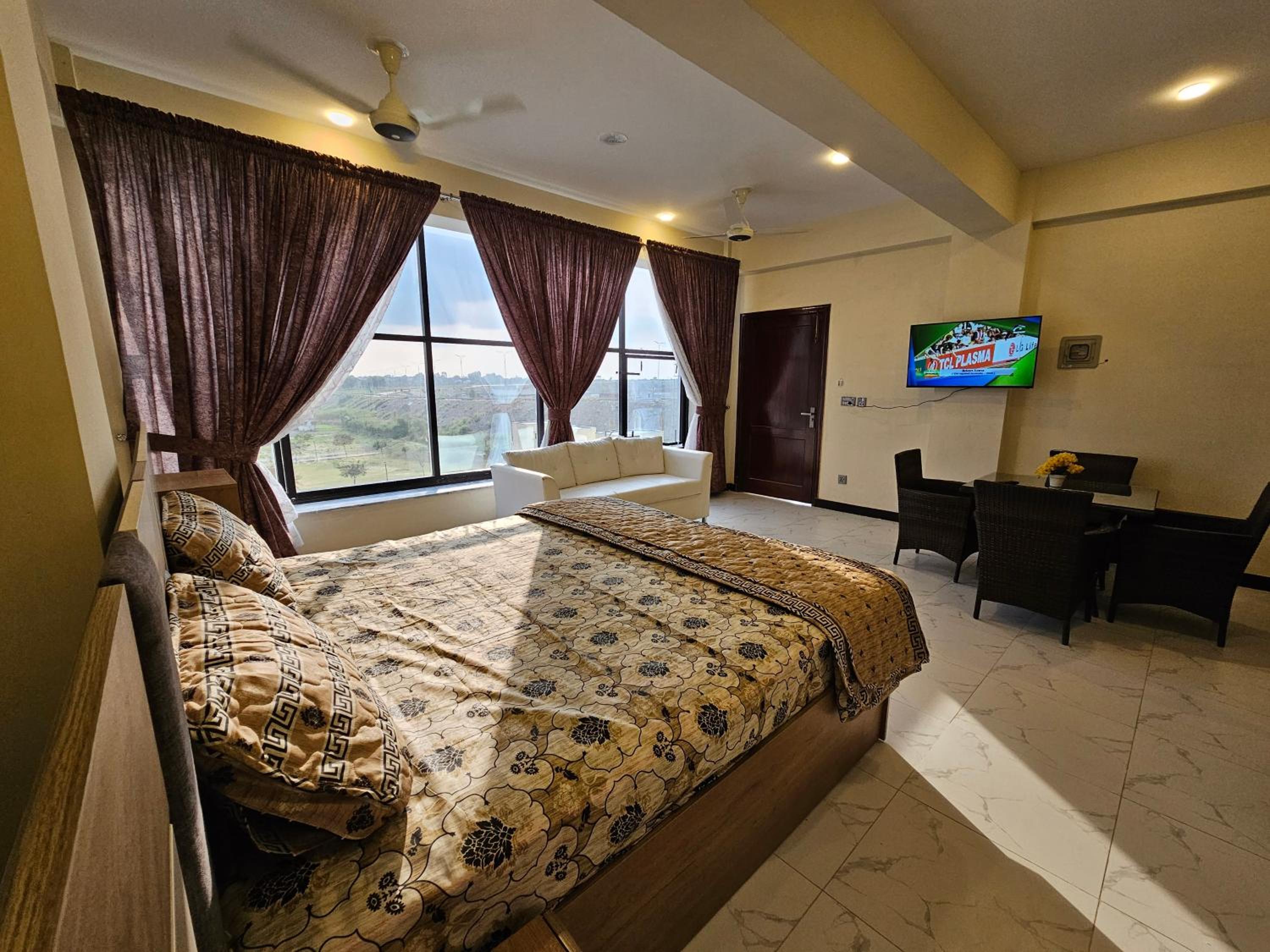 Two-Bedroom Suite photo 3
