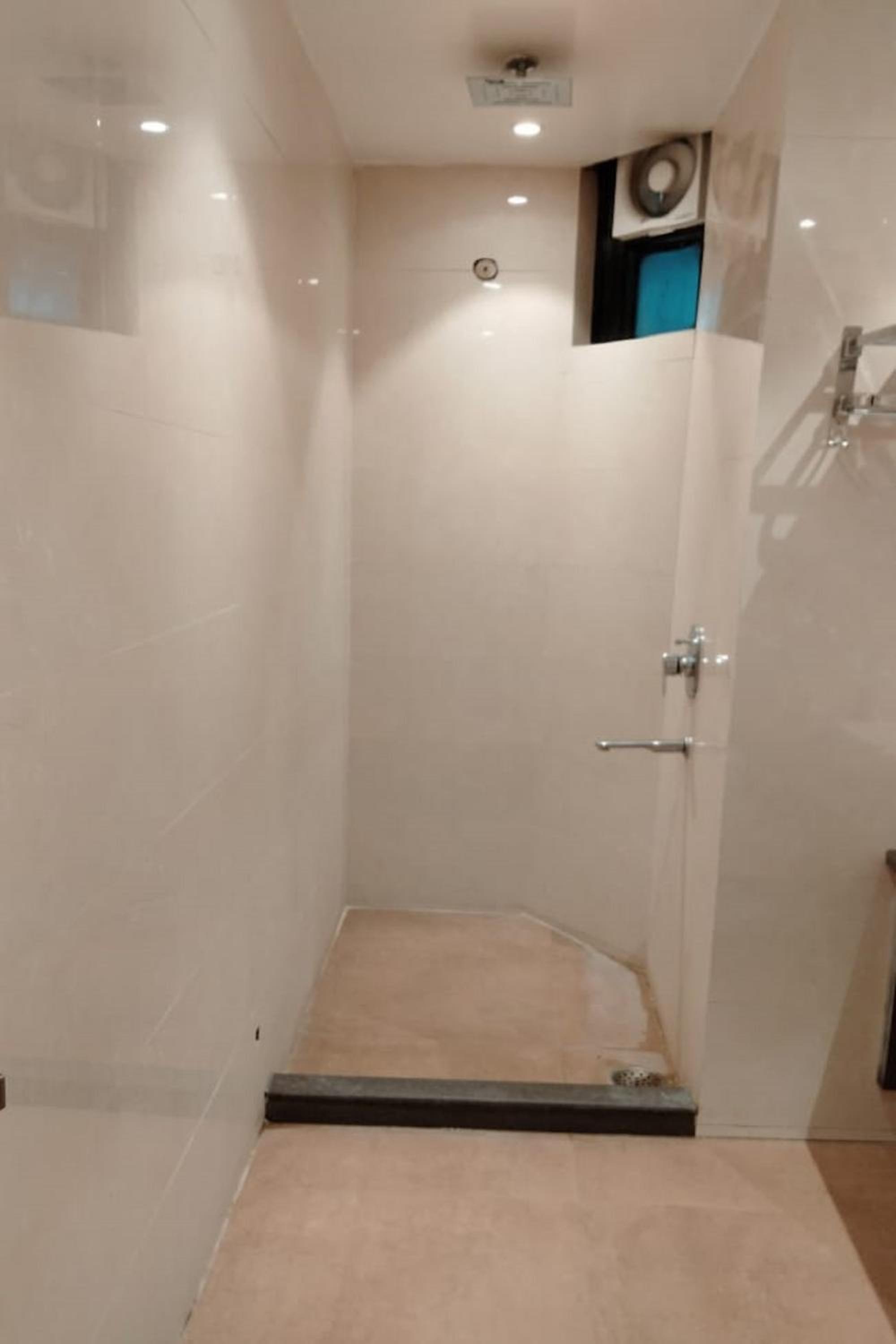 Deluxe Room - Photo 12