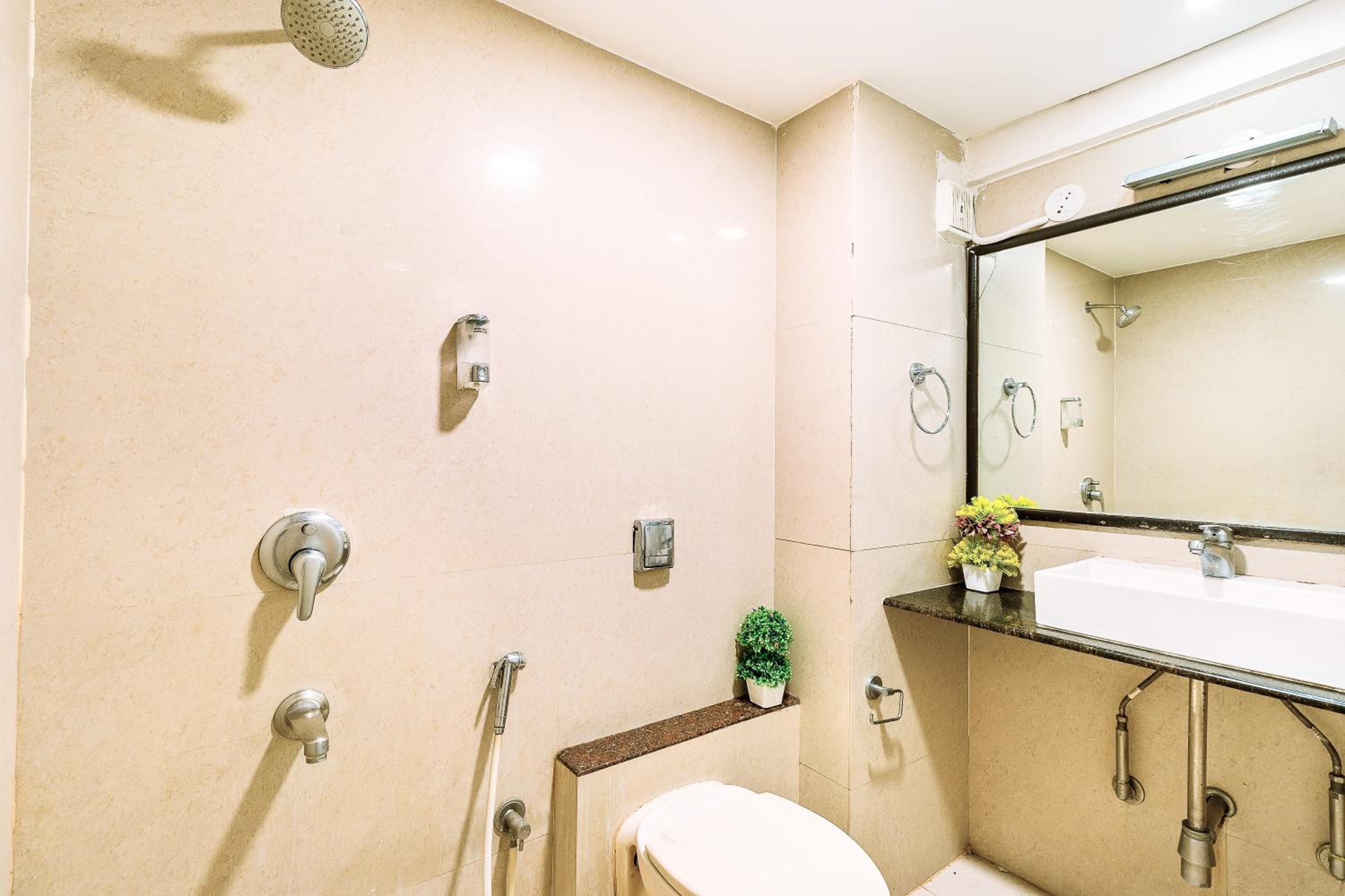 Budget Double Room - Photo 3