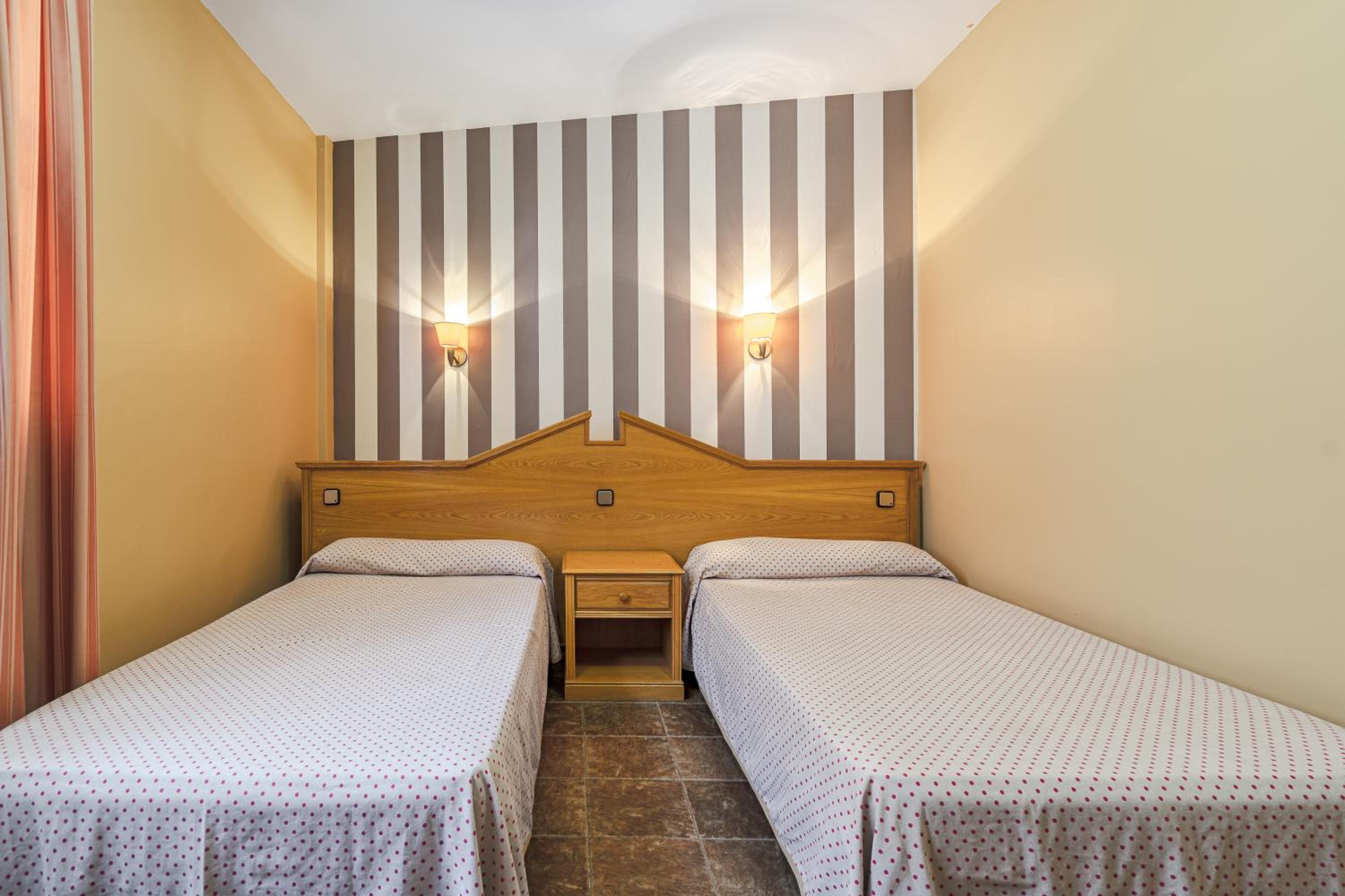 Habitación Doble con Baño Privado
