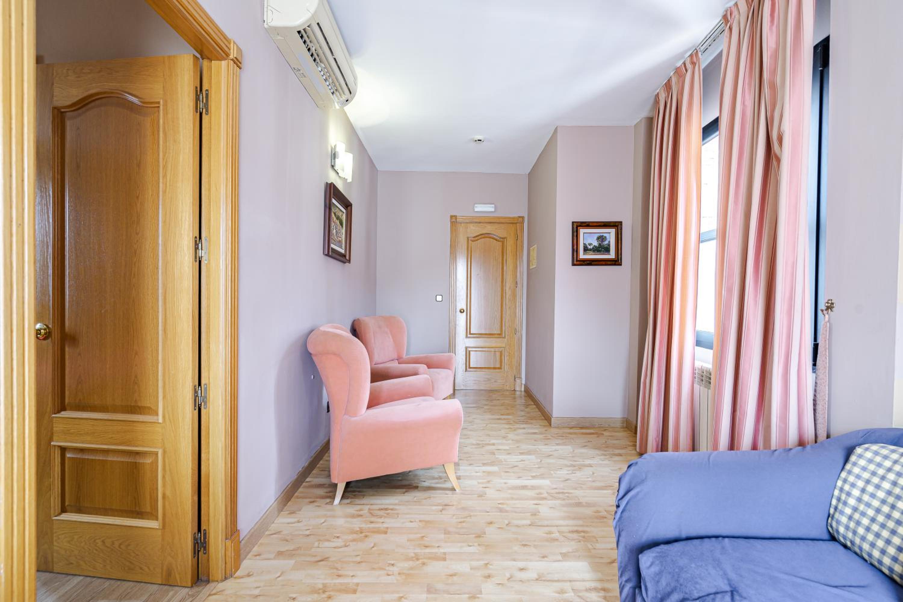 Triple room with double bed and single bed photo 3