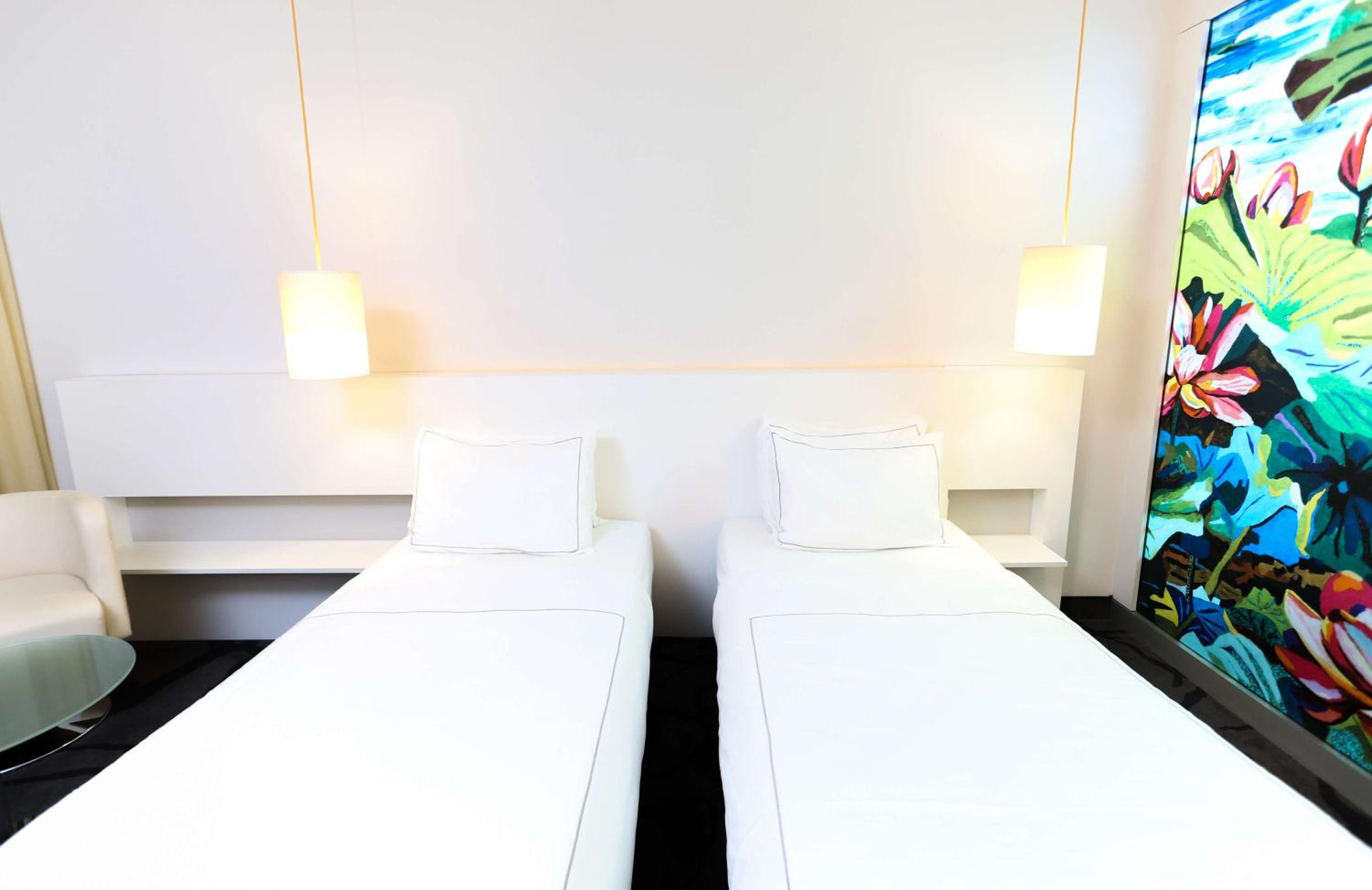 Art Twin Room