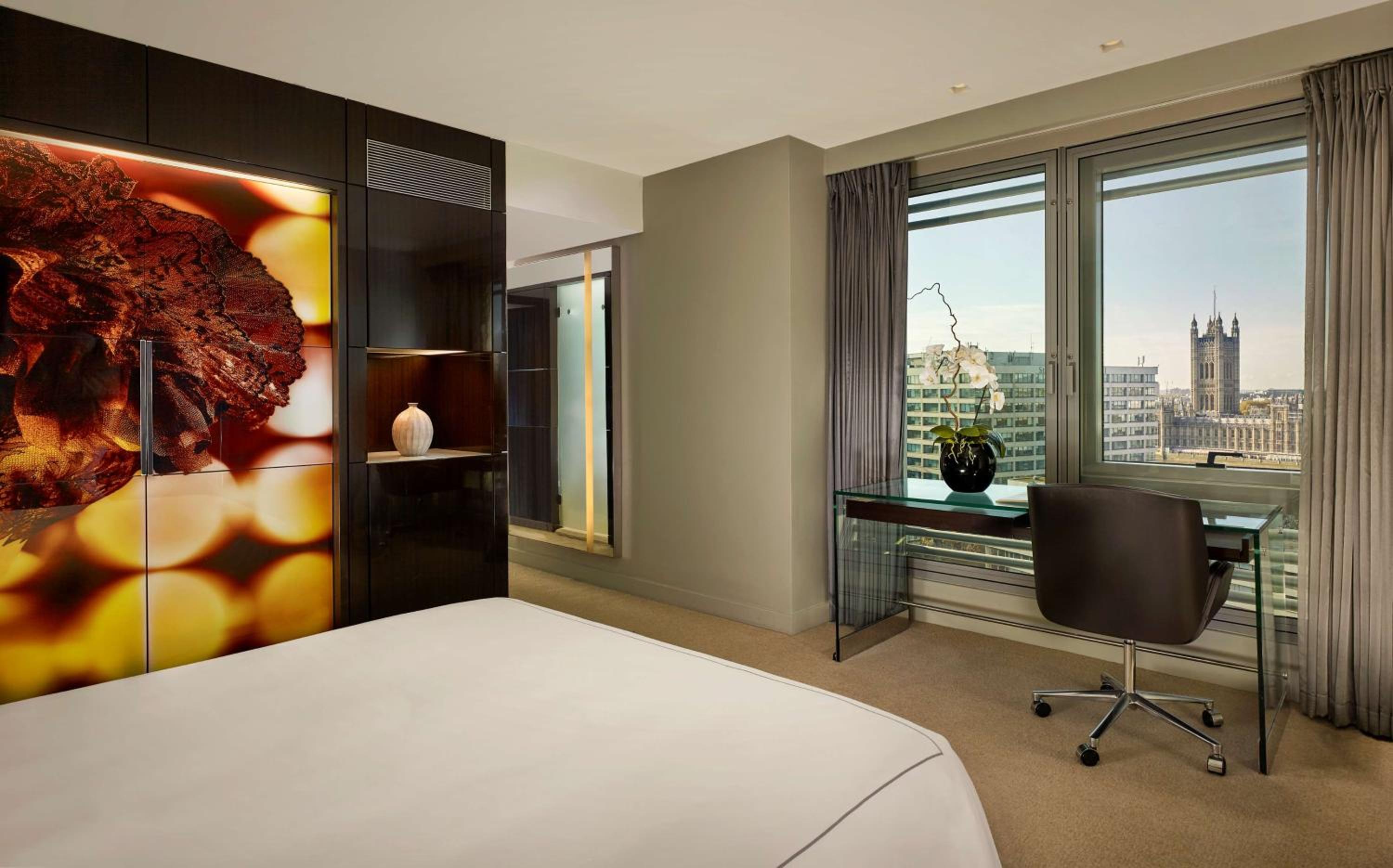 One-Bedroom Suite photo 3