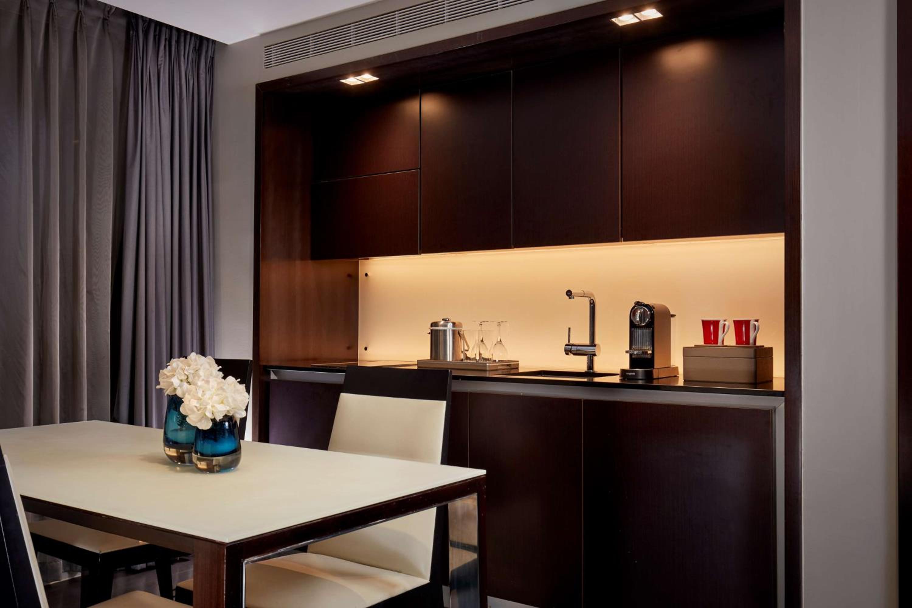 Two-Bedroom Suite with Terrace (3 Adults) photo 2